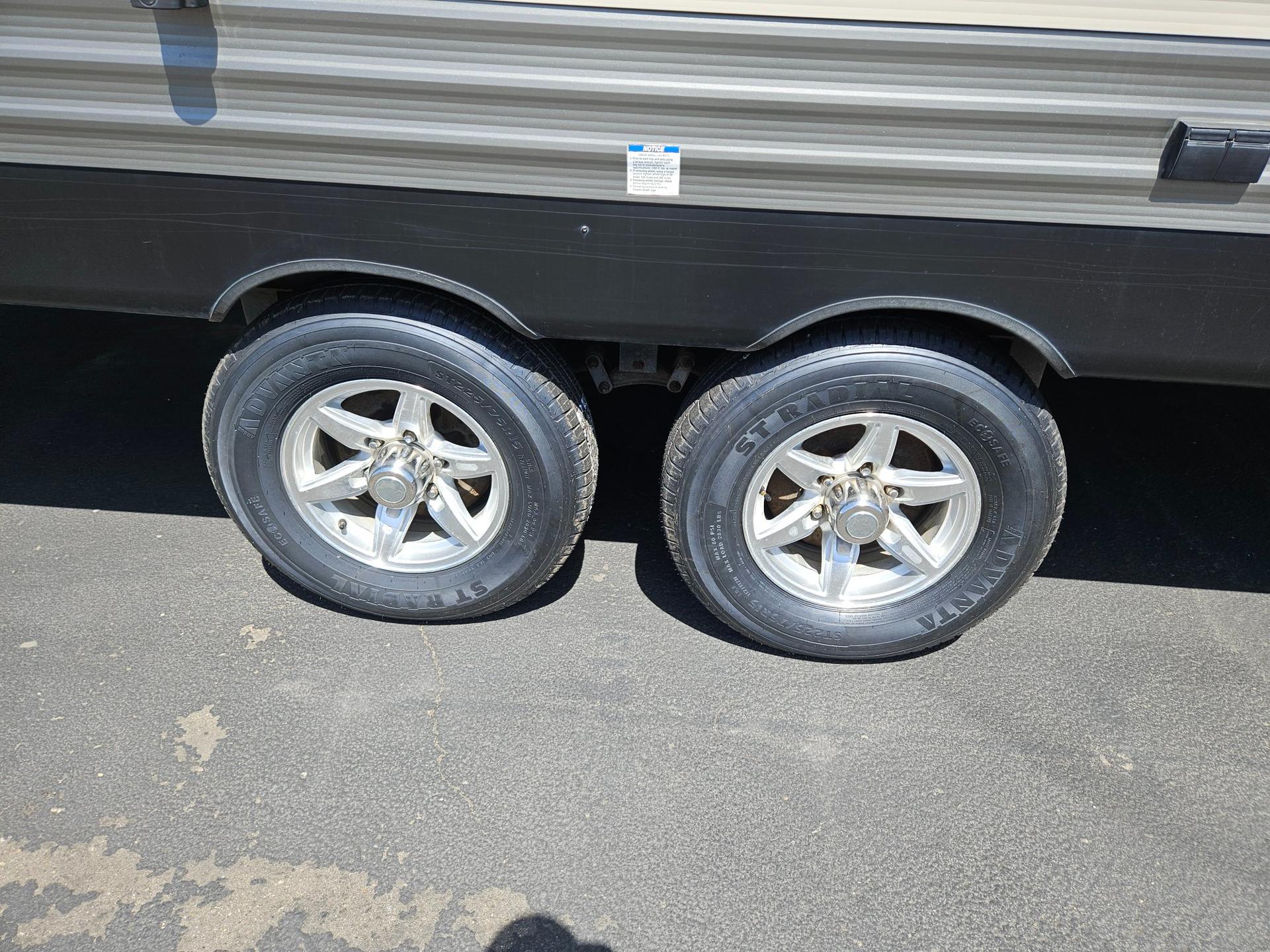 2017 Forest River RV 2017 Forest River RV Cherokee Limited - thumbnail 46