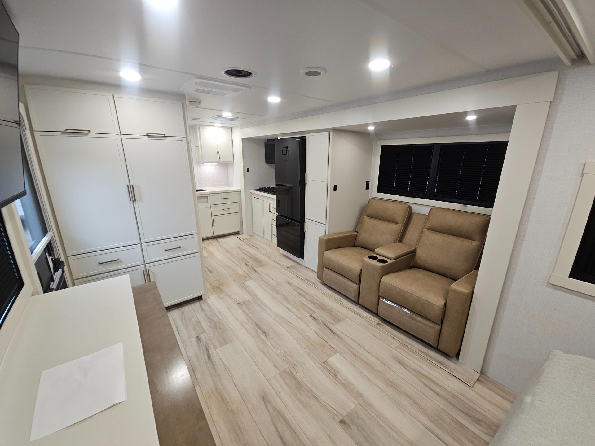 2026 Brinkley RV 2026 Brinkley RV Model I - thumbnail 6