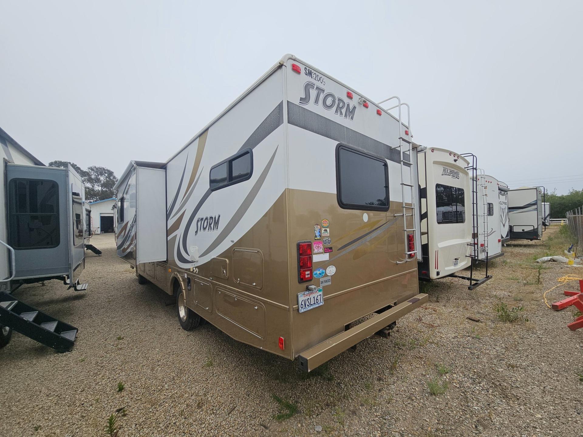 2012 Fleetwood RV 2012 Fleetwood RV Storm - thumbnail 3