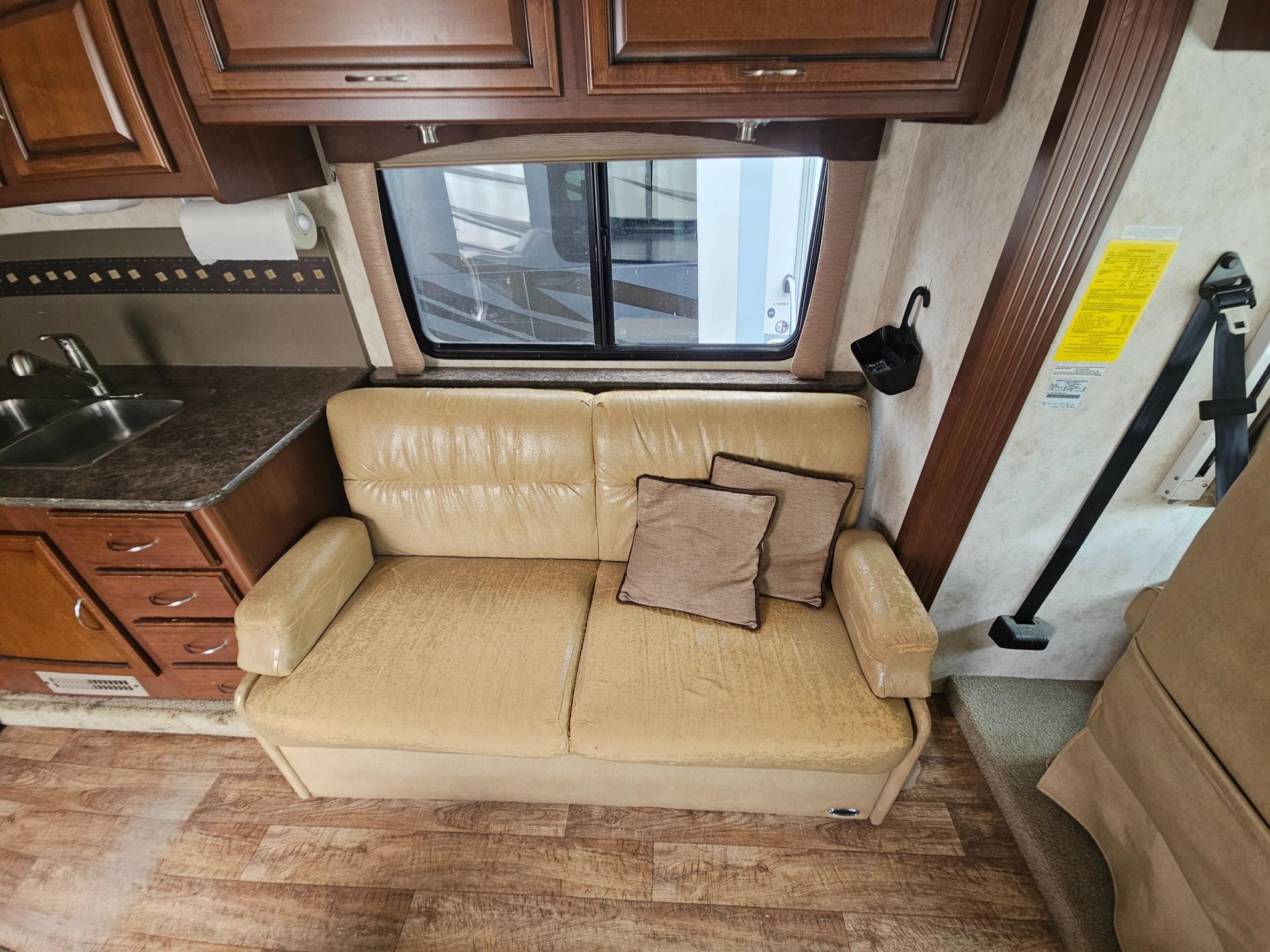 2012 Fleetwood RV 2012 Fleetwood RV Storm - thumbnail 10