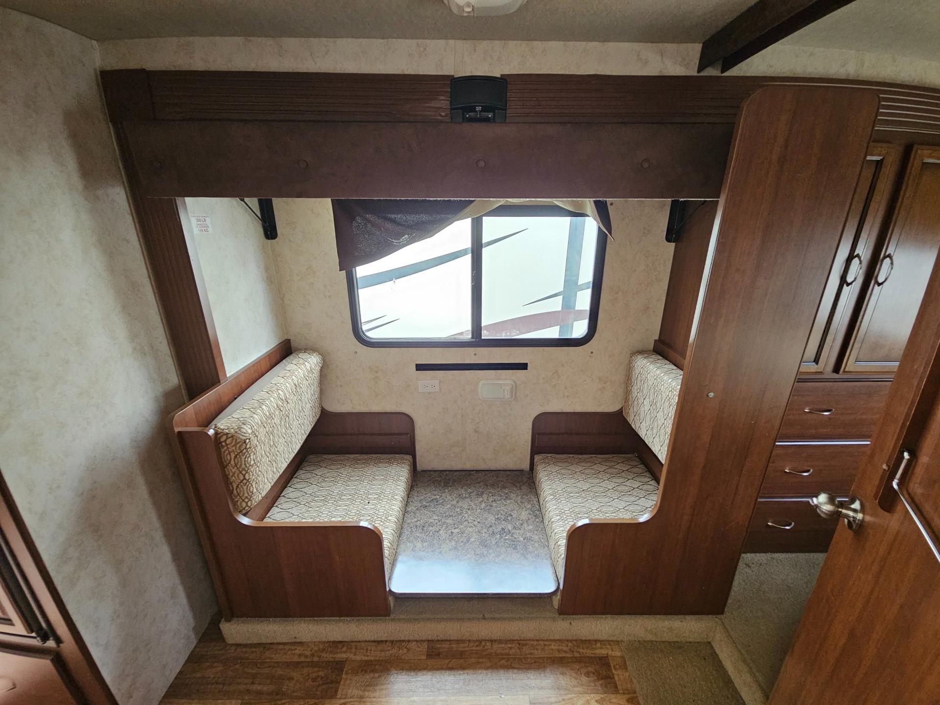 2012 Fleetwood RV 2012 Fleetwood RV Storm - thumbnail 13