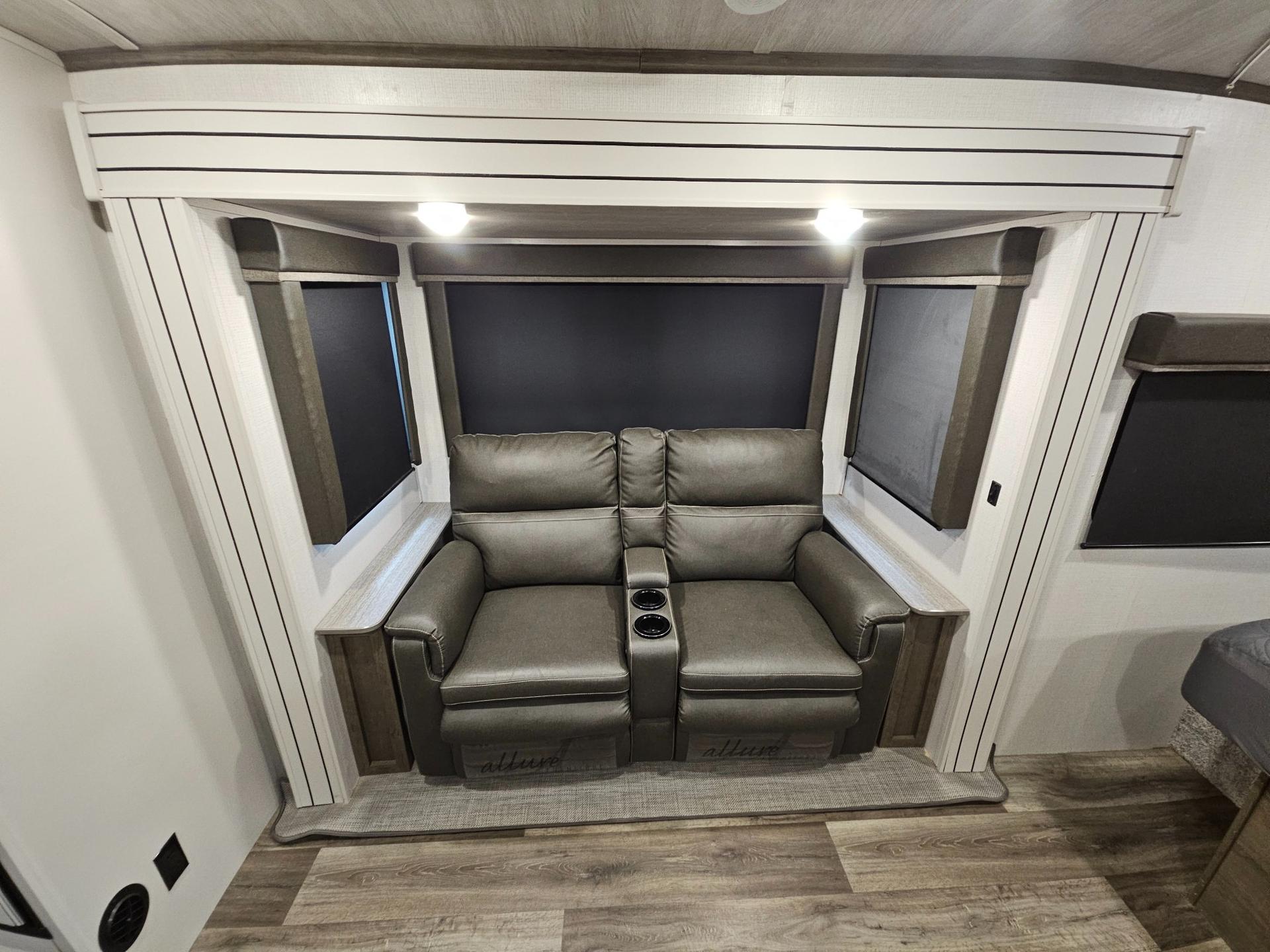 2022 Keystone RV 2022 Keystone RV Cougar - thumbnail 6