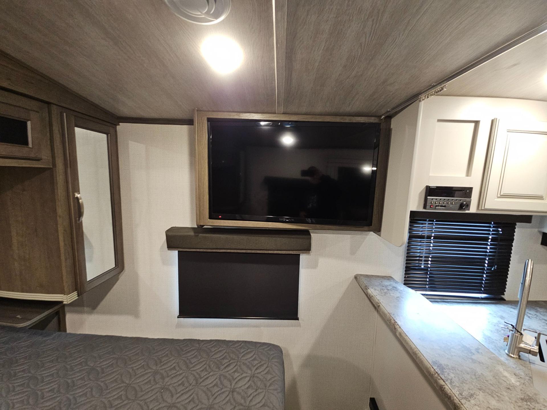 2022 Keystone RV 2022 Keystone RV Cougar - thumbnail 12