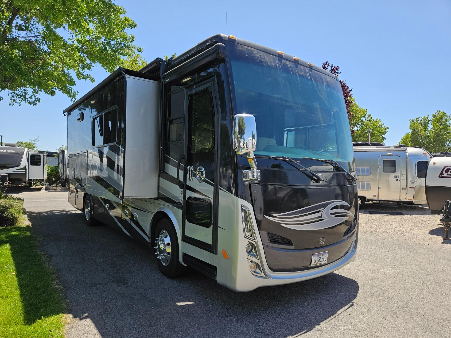 2017 Tiffin Motor Coach Breeze 32BR