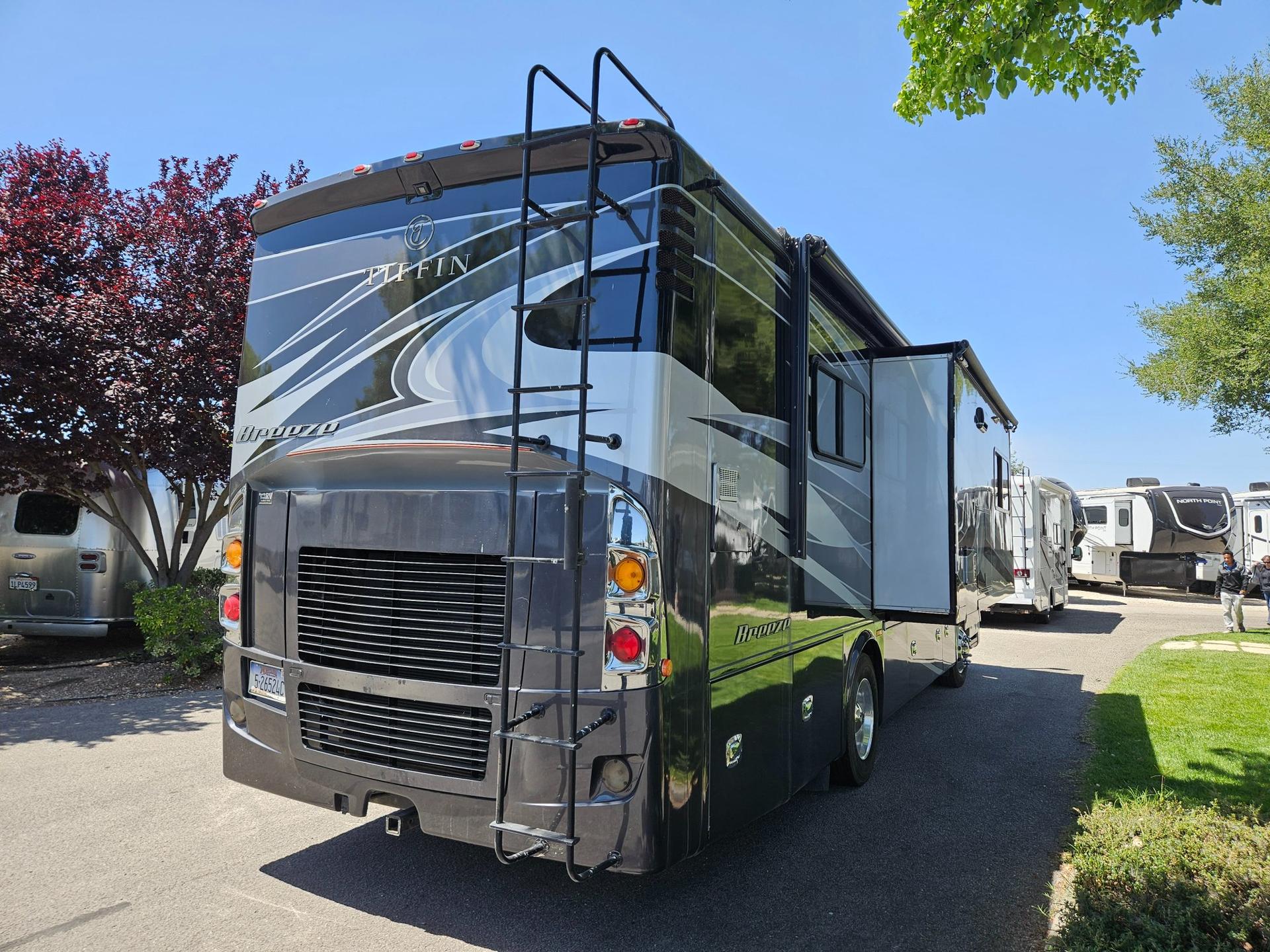 2017 Tiffin Motor Coach 2017 Tiffin Motor Coach Breeze - thumbnail 2