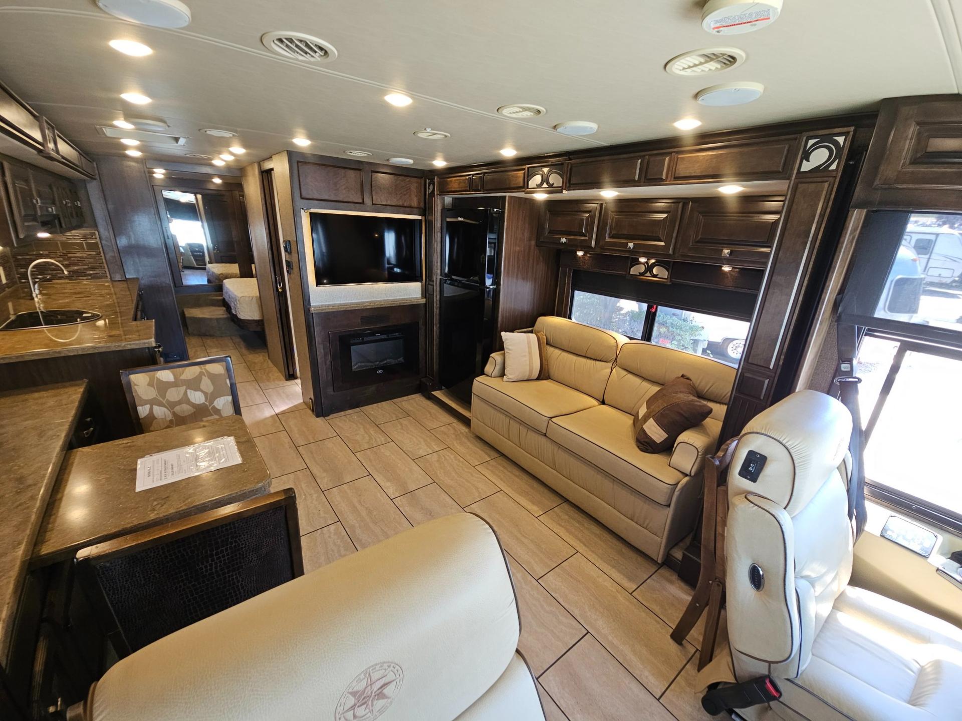 2017 Tiffin Motor Coach 2017 Tiffin Motor Coach Breeze - thumbnail 5