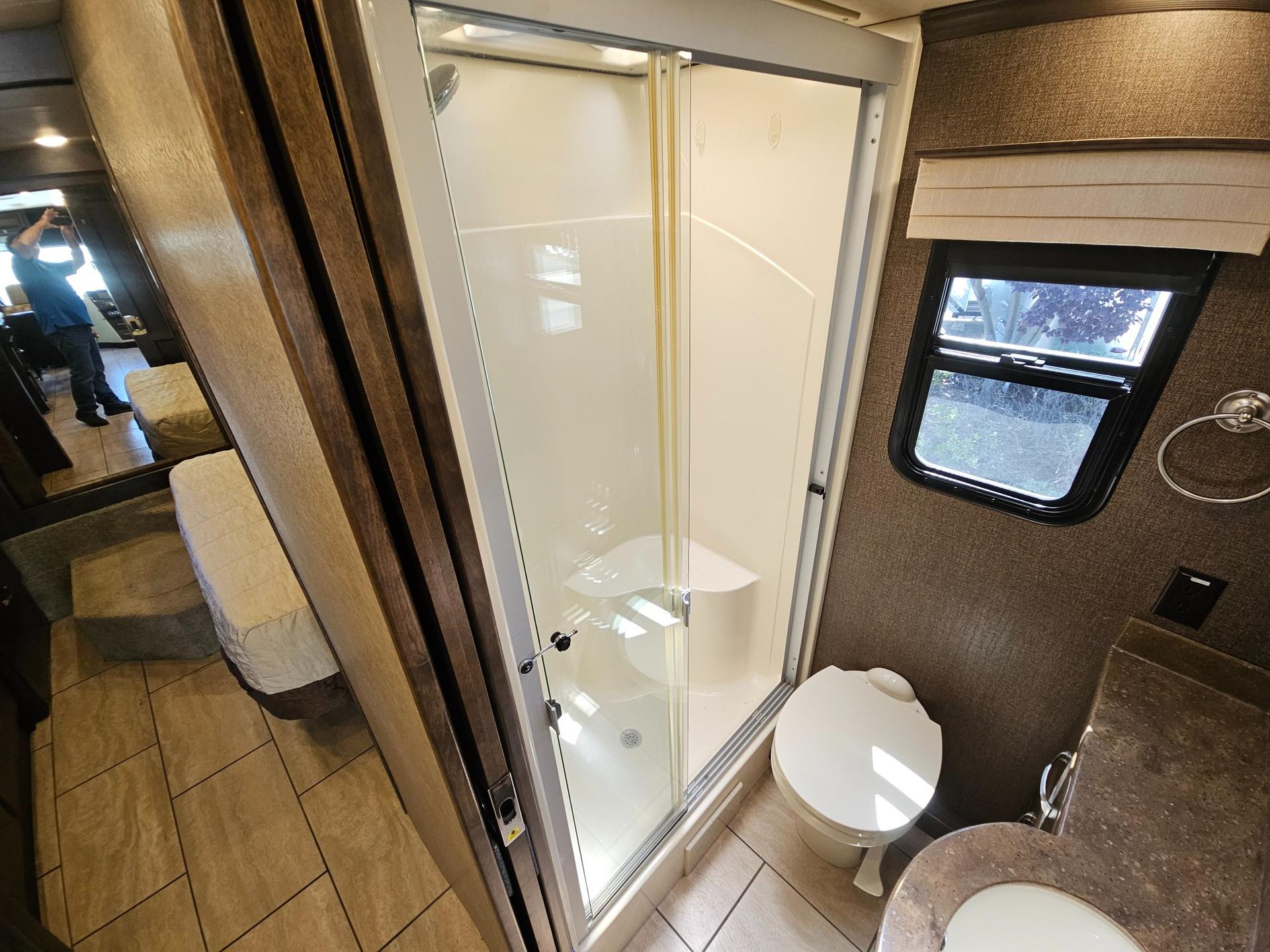 2017 Tiffin Motor Coach 2017 Tiffin Motor Coach Breeze - thumbnail 14