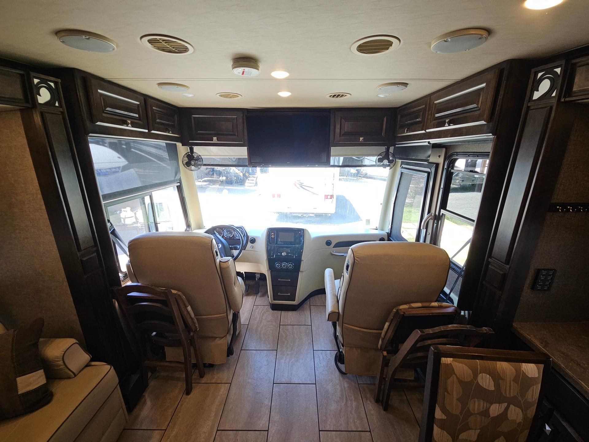 2017 Tiffin Motor Coach 2017 Tiffin Motor Coach Breeze - thumbnail 20