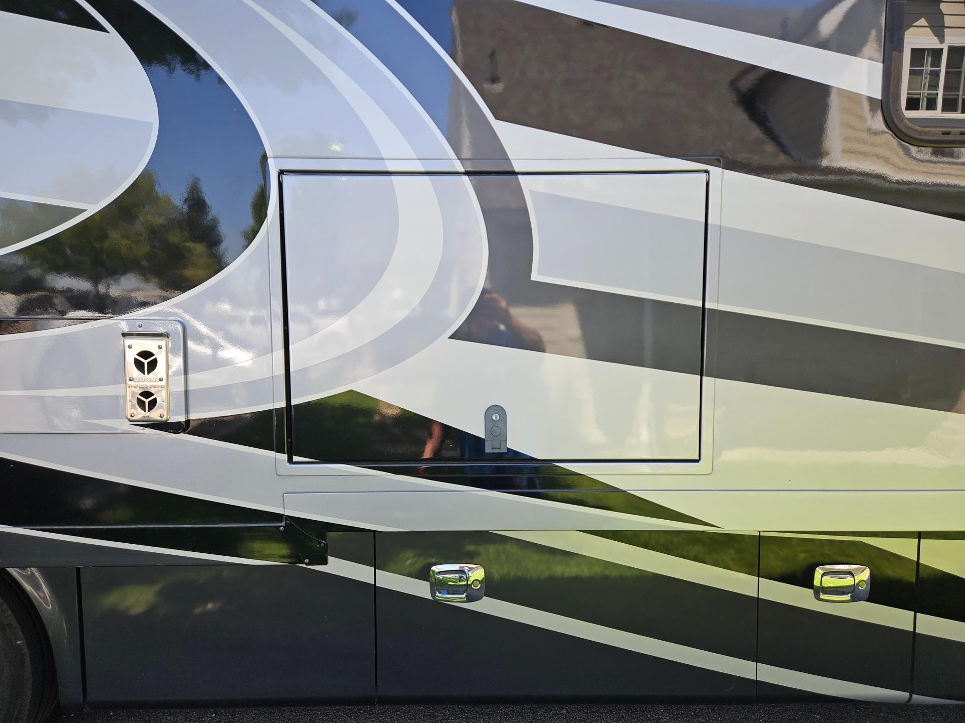 2017 Tiffin Motor Coach 2017 Tiffin Motor Coach Breeze - thumbnail 27