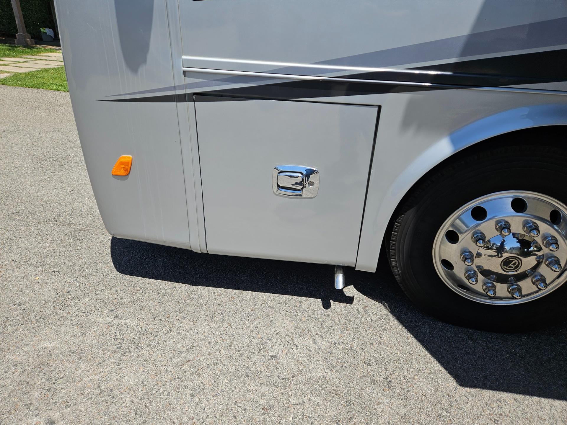 2017 Tiffin Motor Coach 2017 Tiffin Motor Coach Breeze - thumbnail 35