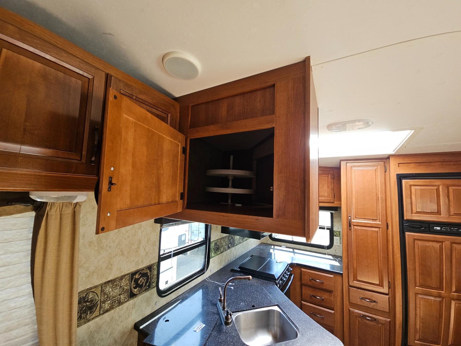 2012 Keystone RV 2012 Keystone RV Cougar High Country - thumbnail 10
