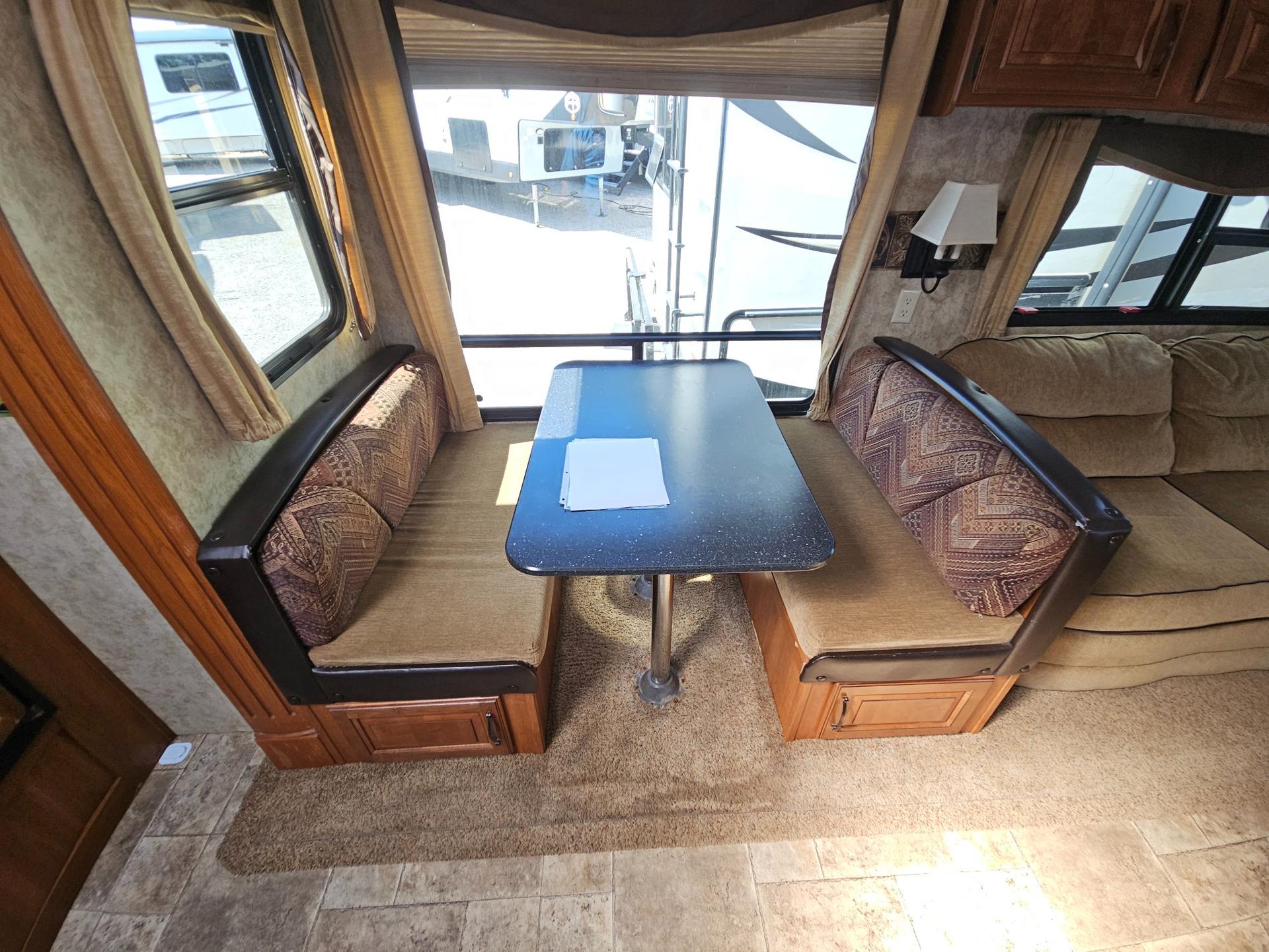 2012 Keystone RV 2012 Keystone RV Cougar High Country - thumbnail 24