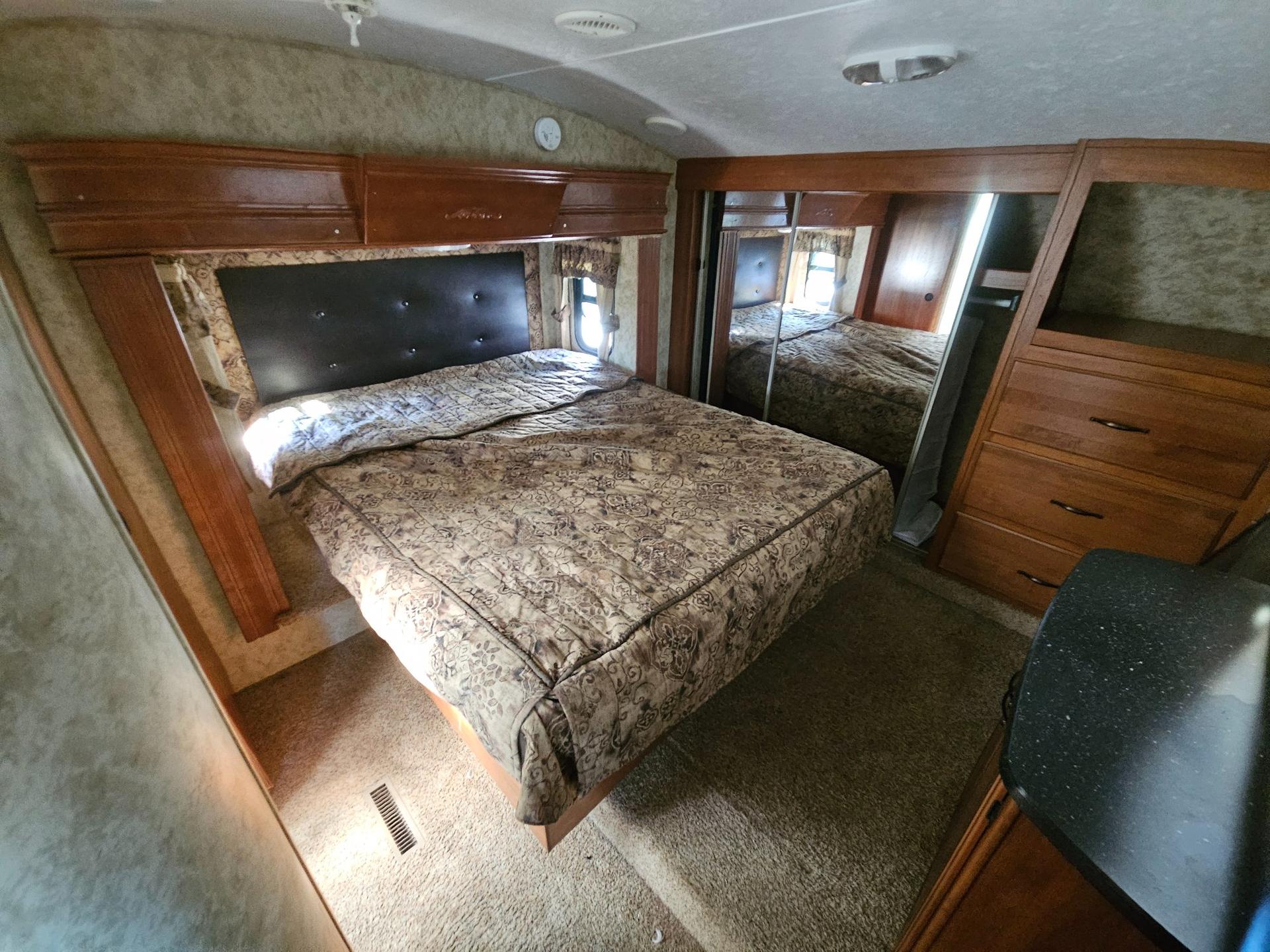 2012 Keystone RV 2012 Keystone RV Cougar High Country - thumbnail 31