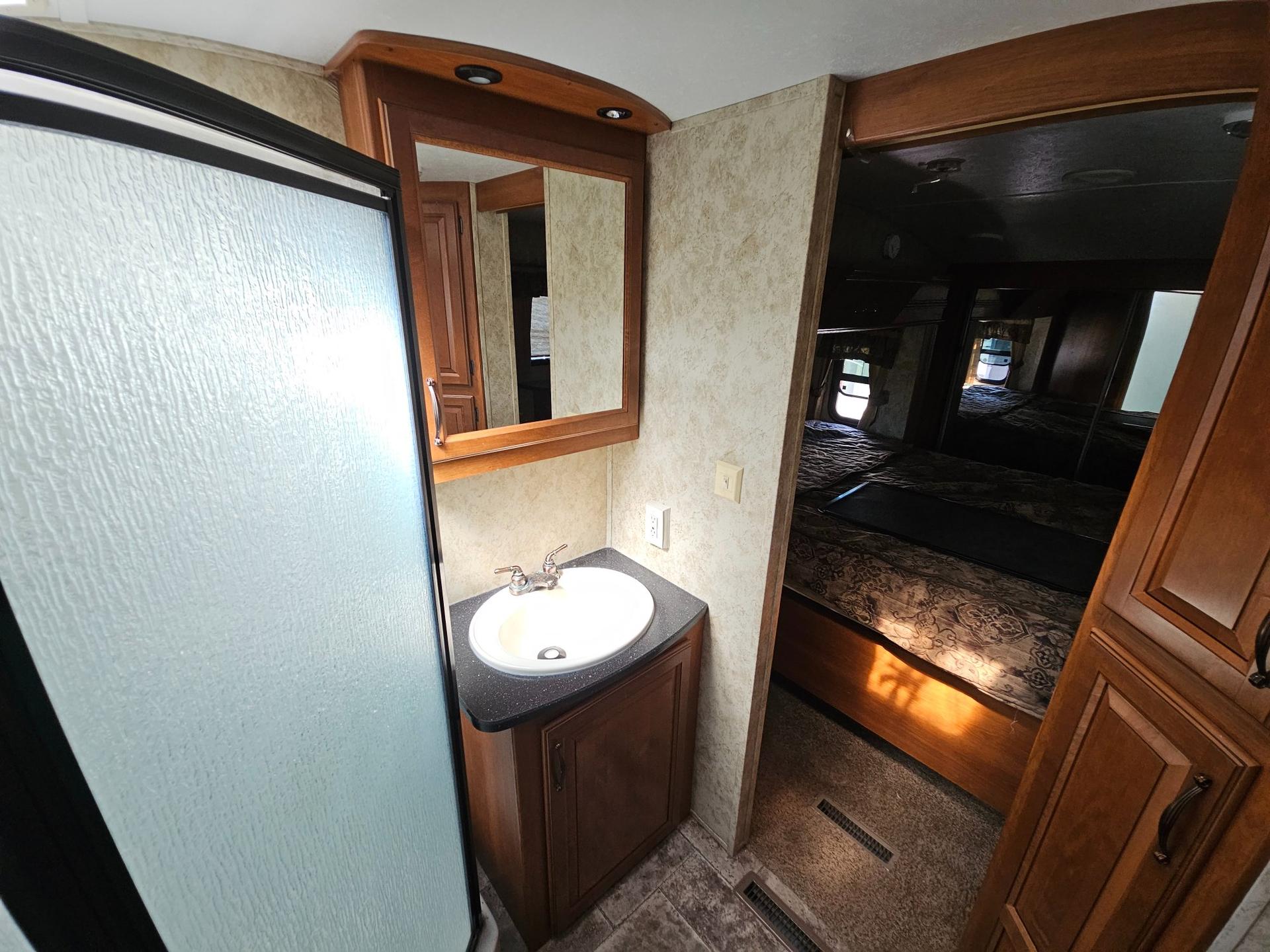 2012 Keystone RV 2012 Keystone RV Cougar High Country - thumbnail 39