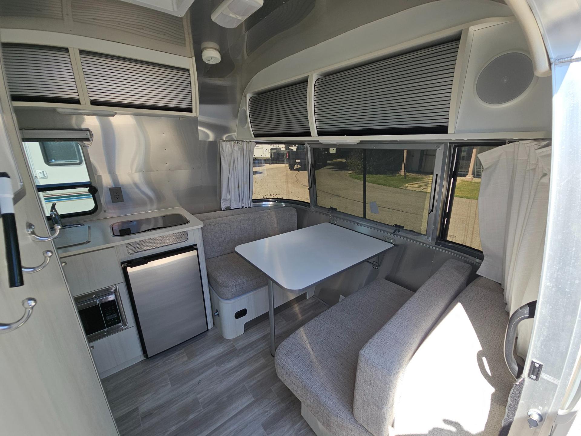 2022 Airstream 2022 Airstream Bambi - thumbnail 6