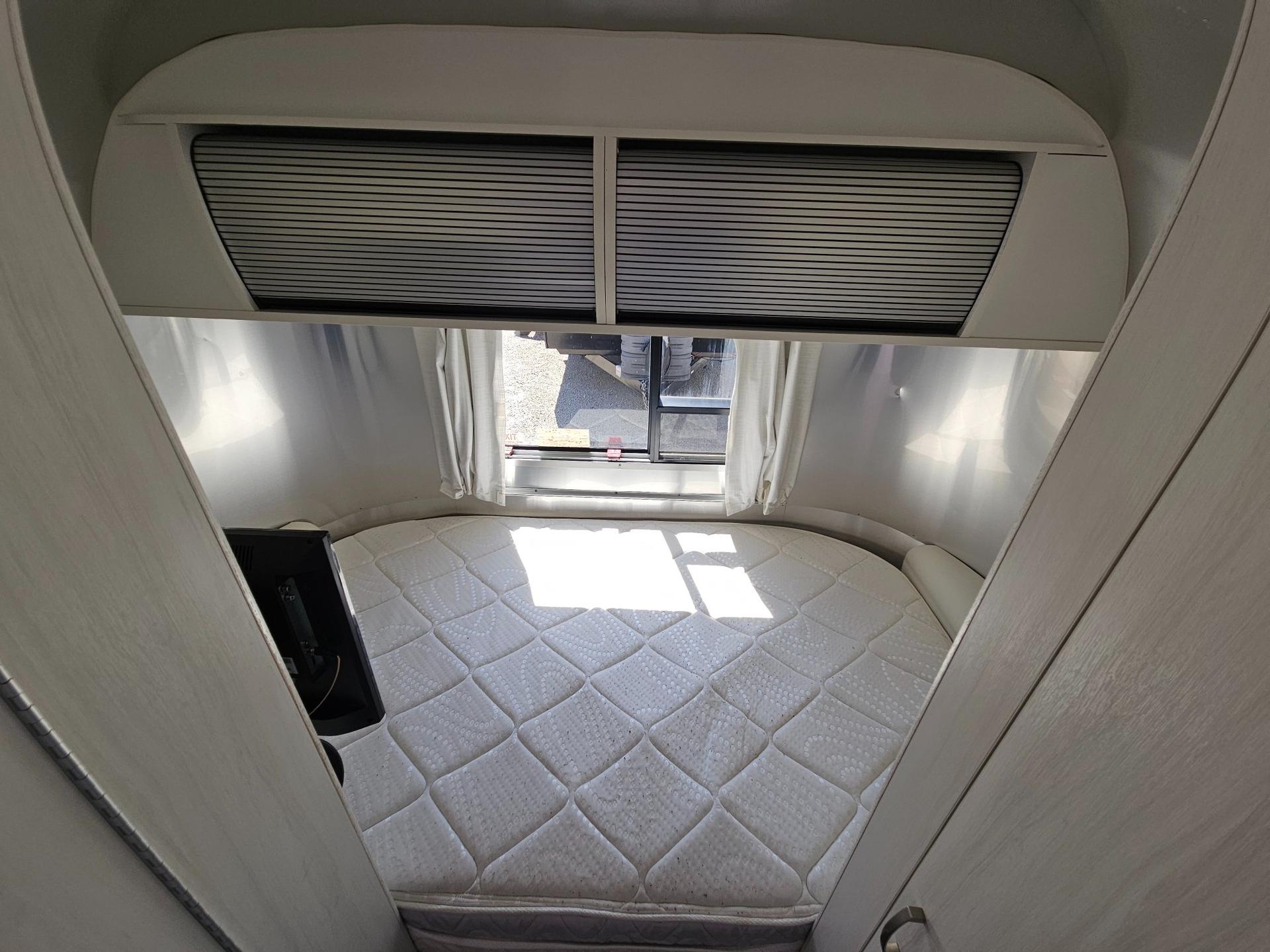 2022 Airstream 2022 Airstream Bambi - thumbnail 18