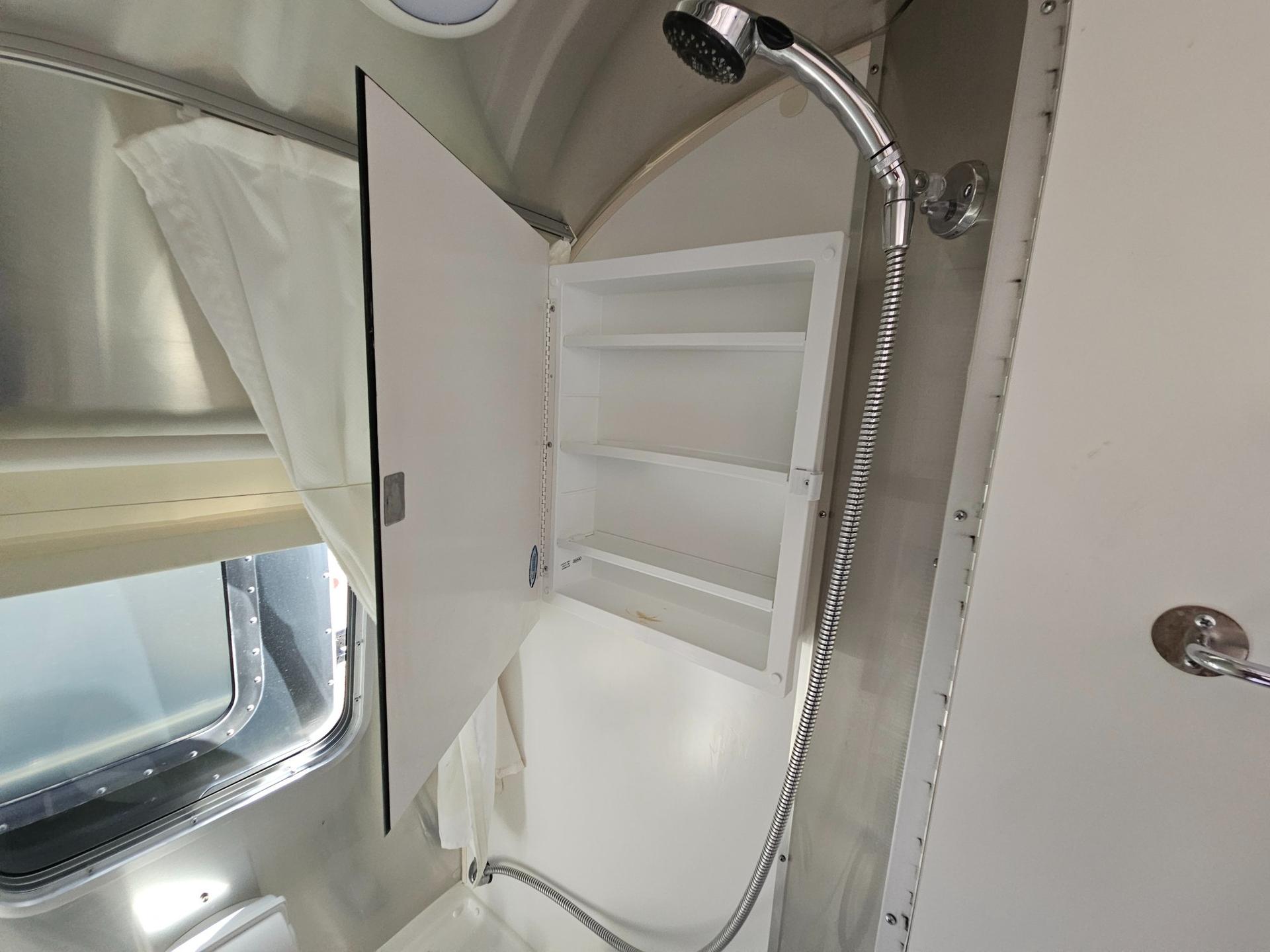 2022 Airstream 2022 Airstream Bambi - thumbnail 25