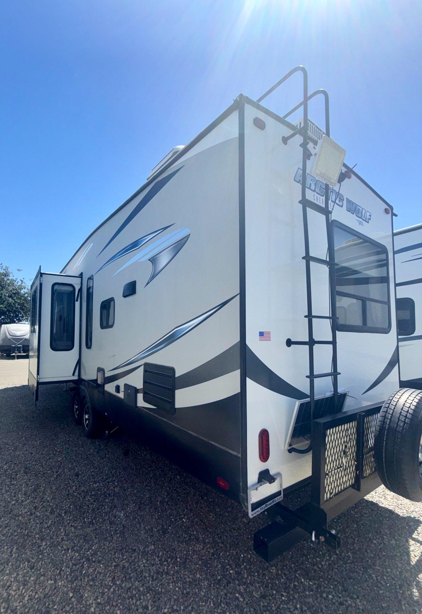 2019 Forest River RV 2019 Forest River RV Cherokee Artic Wolf - thumbnail 8