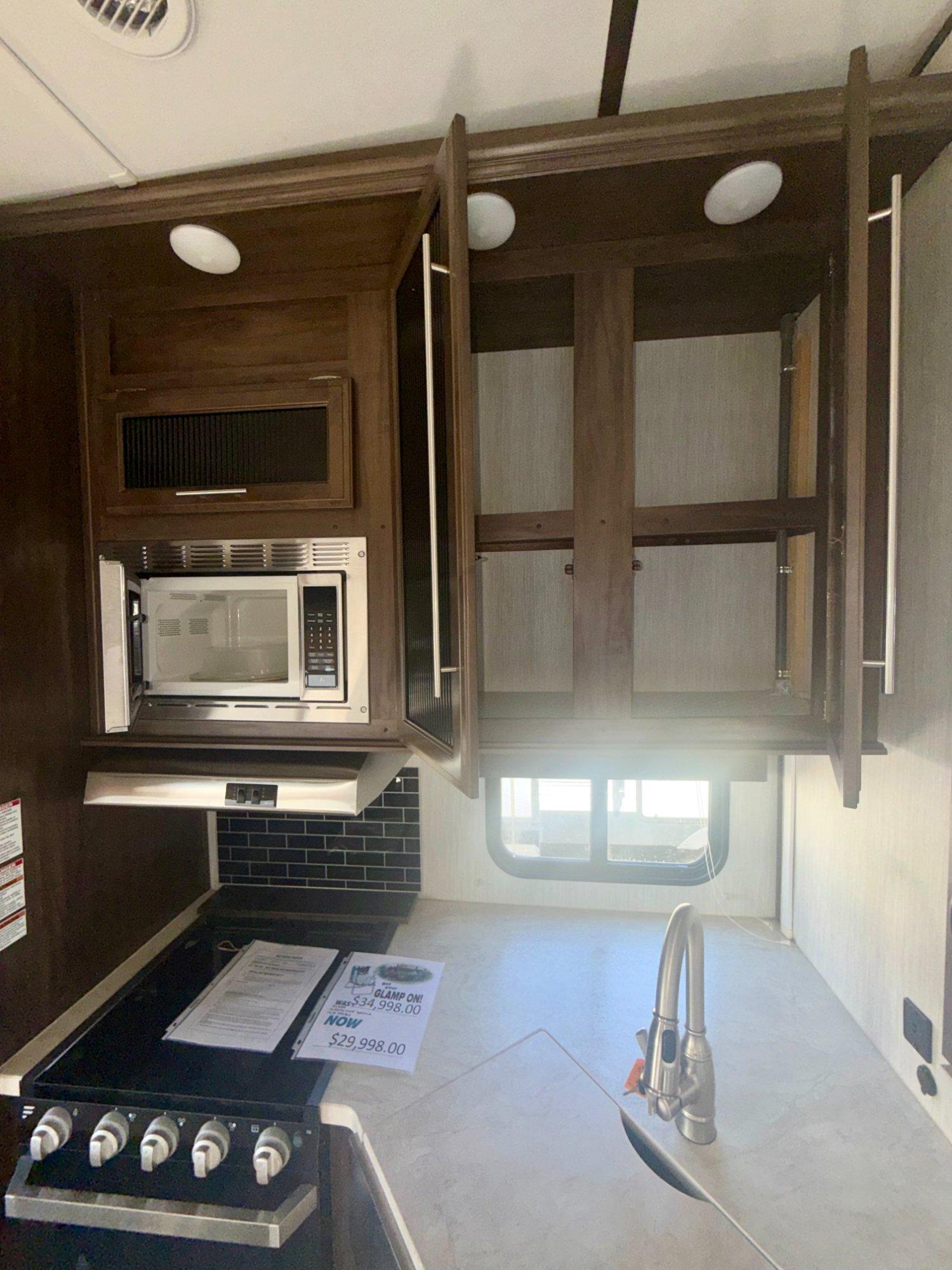 2019 Forest River RV 2019 Forest River RV Cherokee Artic Wolf - thumbnail 14