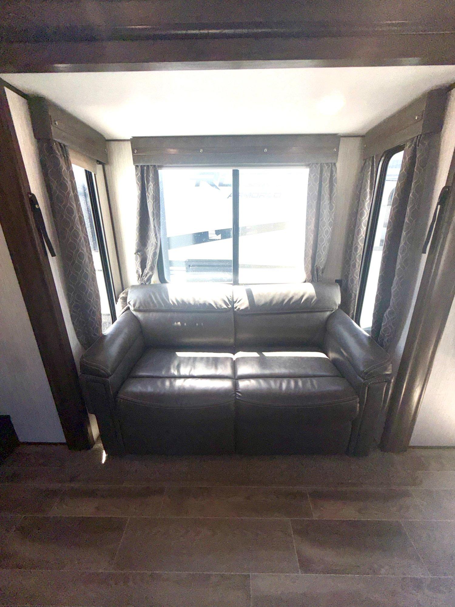 2019 Forest River RV 2019 Forest River RV Cherokee Artic Wolf - thumbnail 20