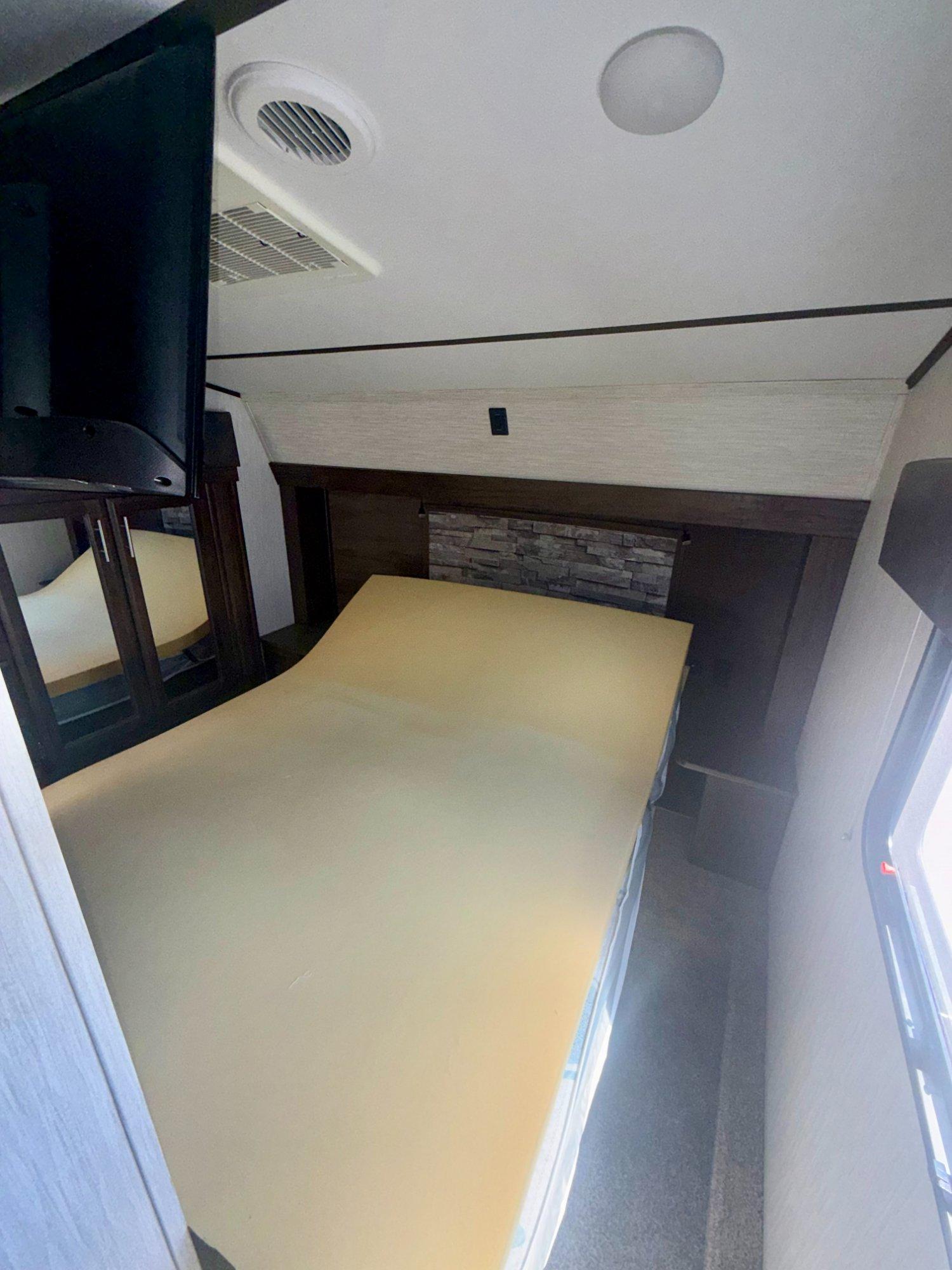 2019 Forest River RV 2019 Forest River RV Cherokee Artic Wolf - thumbnail 23
