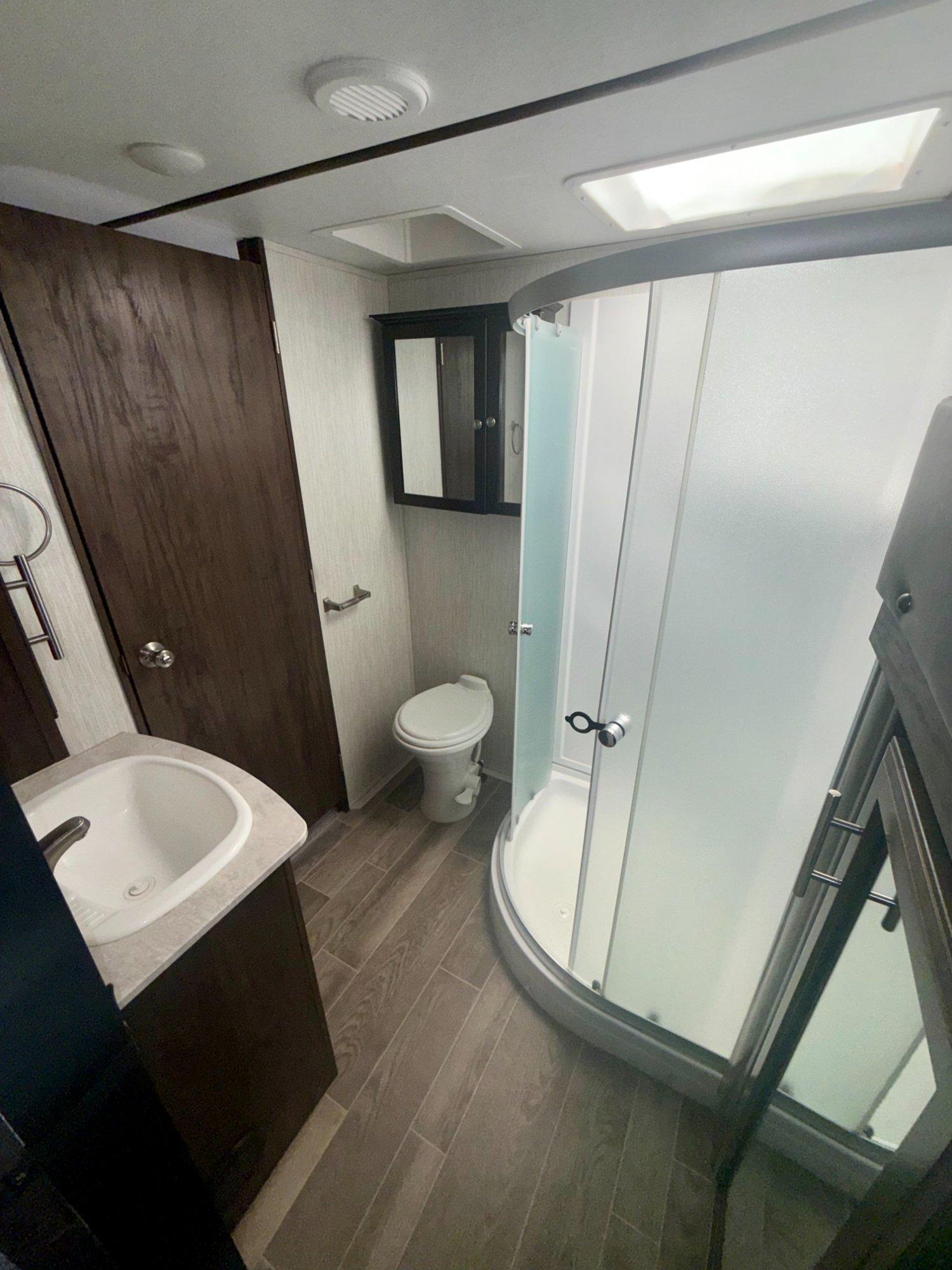 2019 Forest River RV 2019 Forest River RV Cherokee Artic Wolf - thumbnail 25