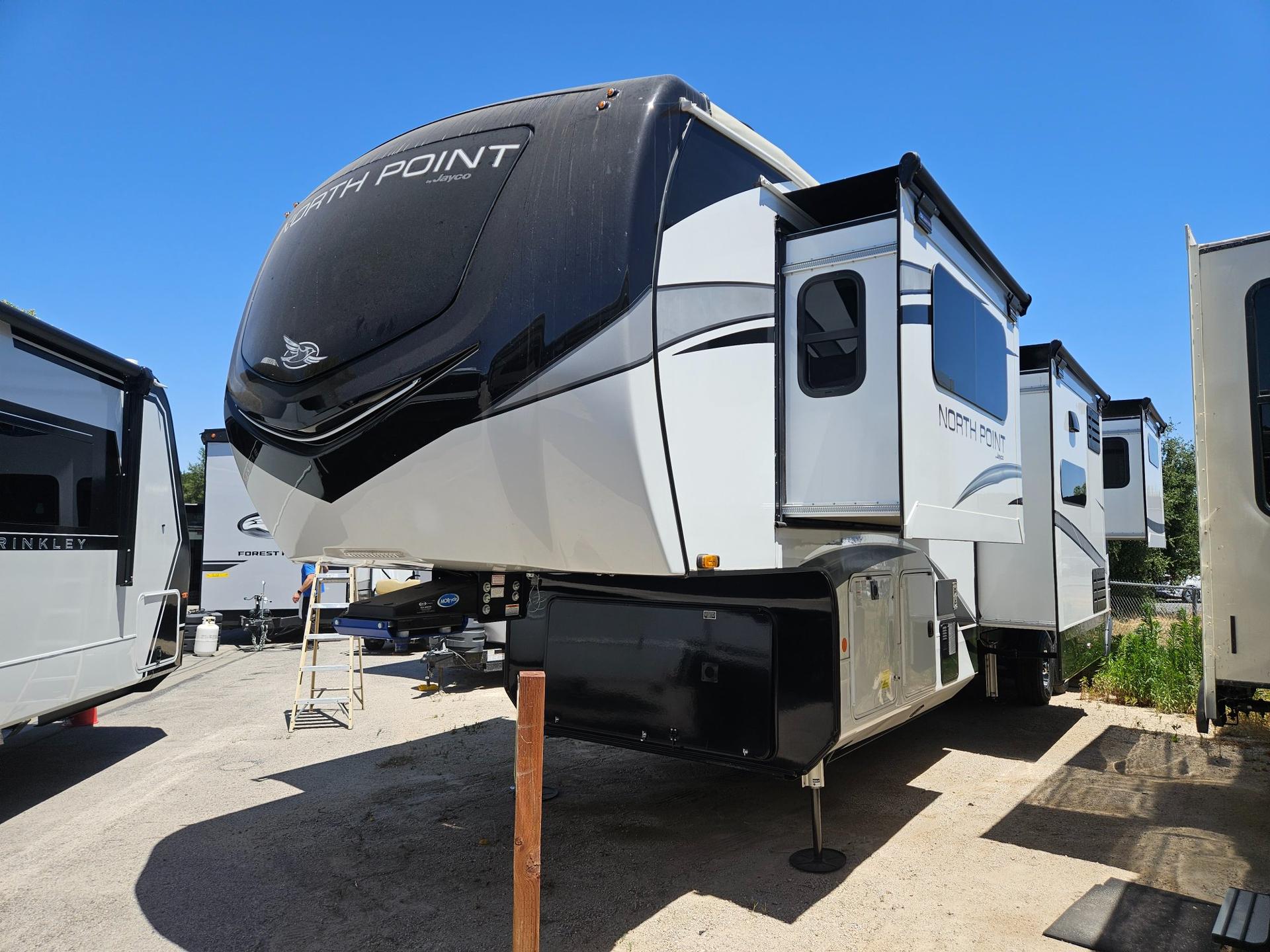 2023 Jayco 2023 Jayco North Point - thumbnail 3