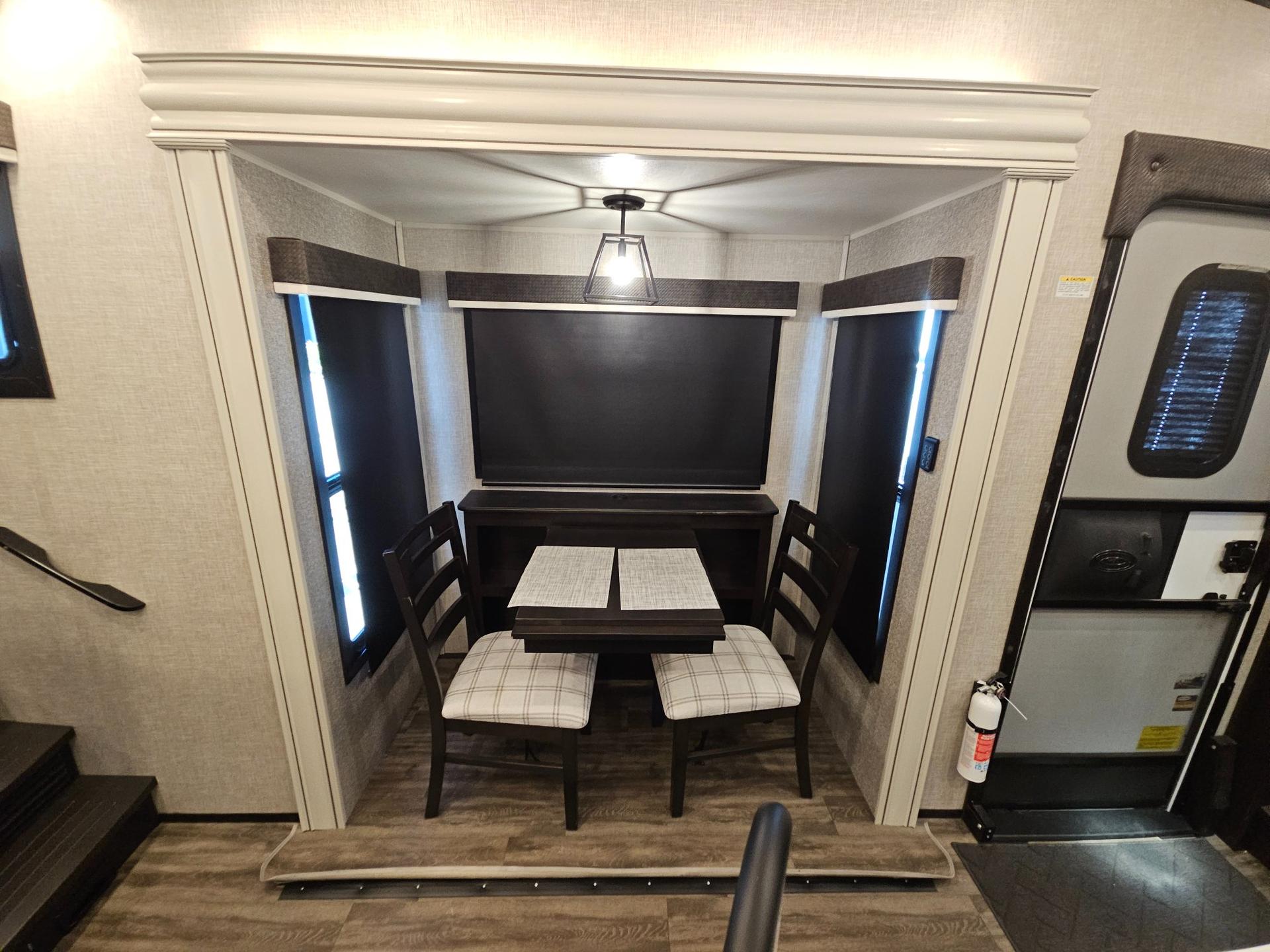 2023 Jayco 2023 Jayco North Point - thumbnail 5
