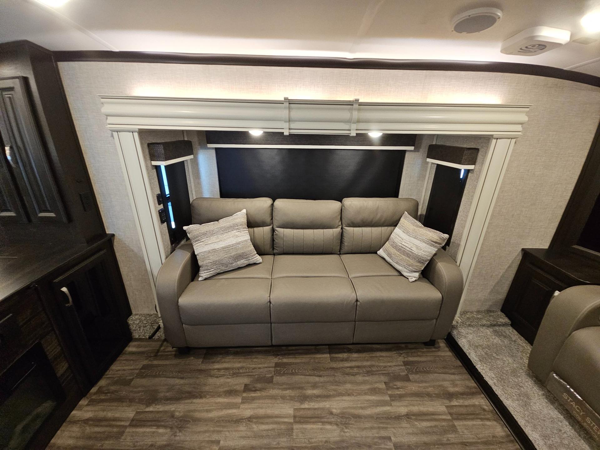 2023 Jayco 2023 Jayco North Point - thumbnail 17