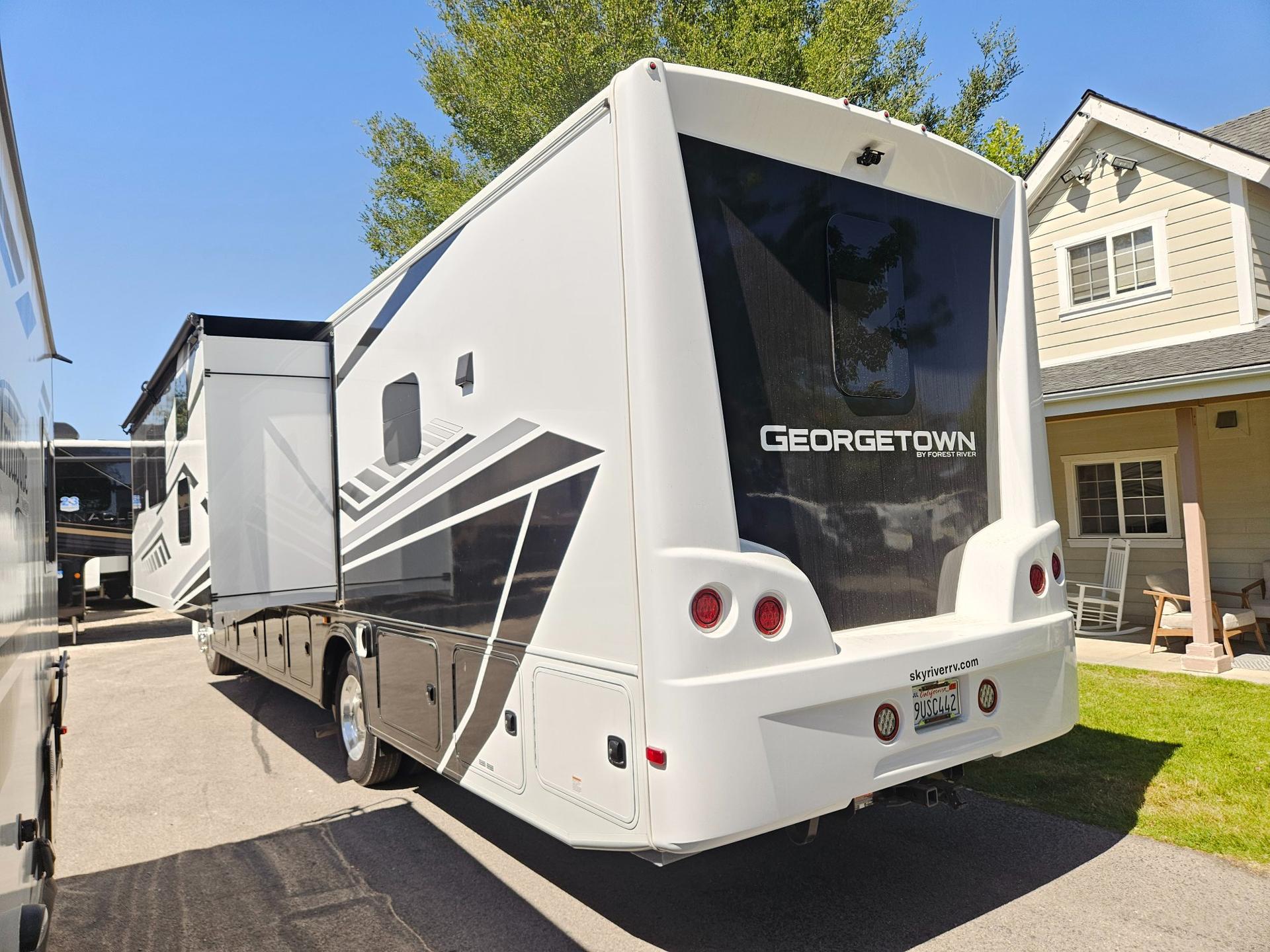 2024 Forest River RV 2024 Forest River RV Georgetown - thumbnail 2