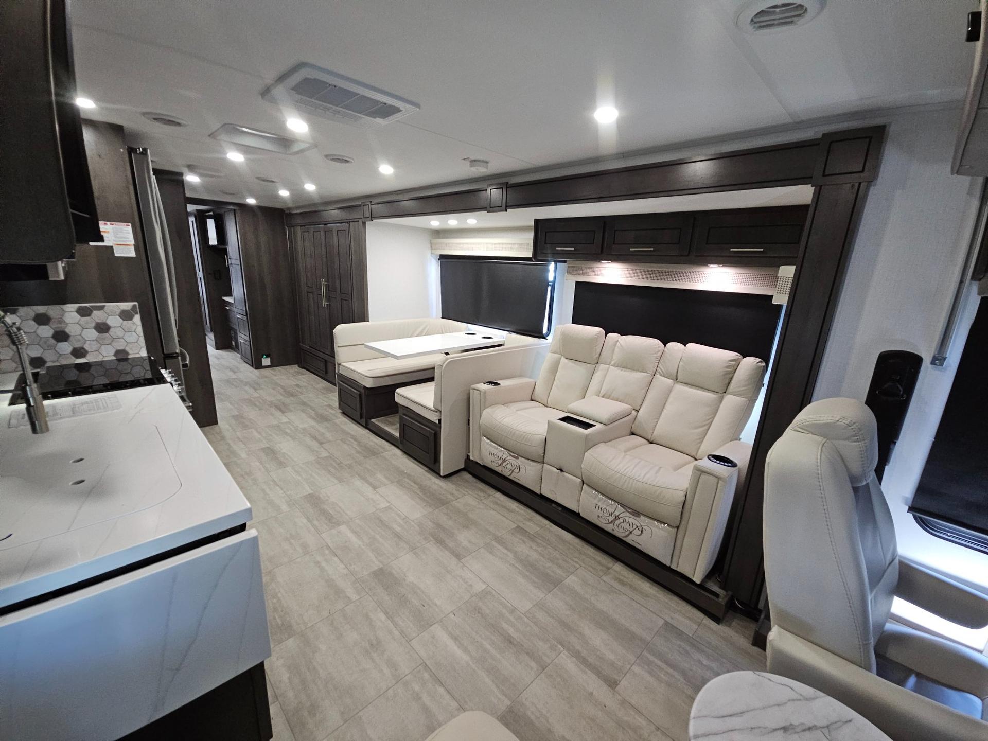 2024 Forest River RV 2024 Forest River RV Georgetown - thumbnail 5