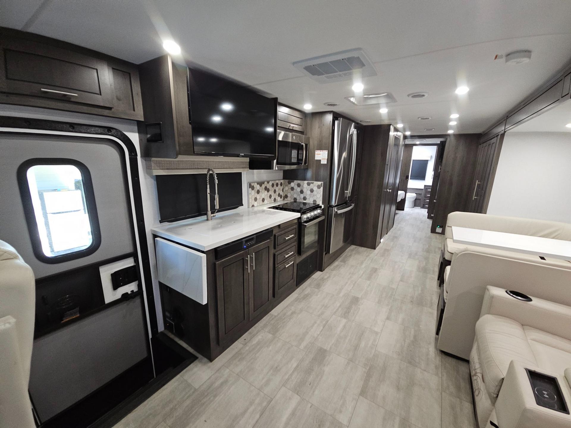2024 Forest River RV 2024 Forest River RV Georgetown - thumbnail 6