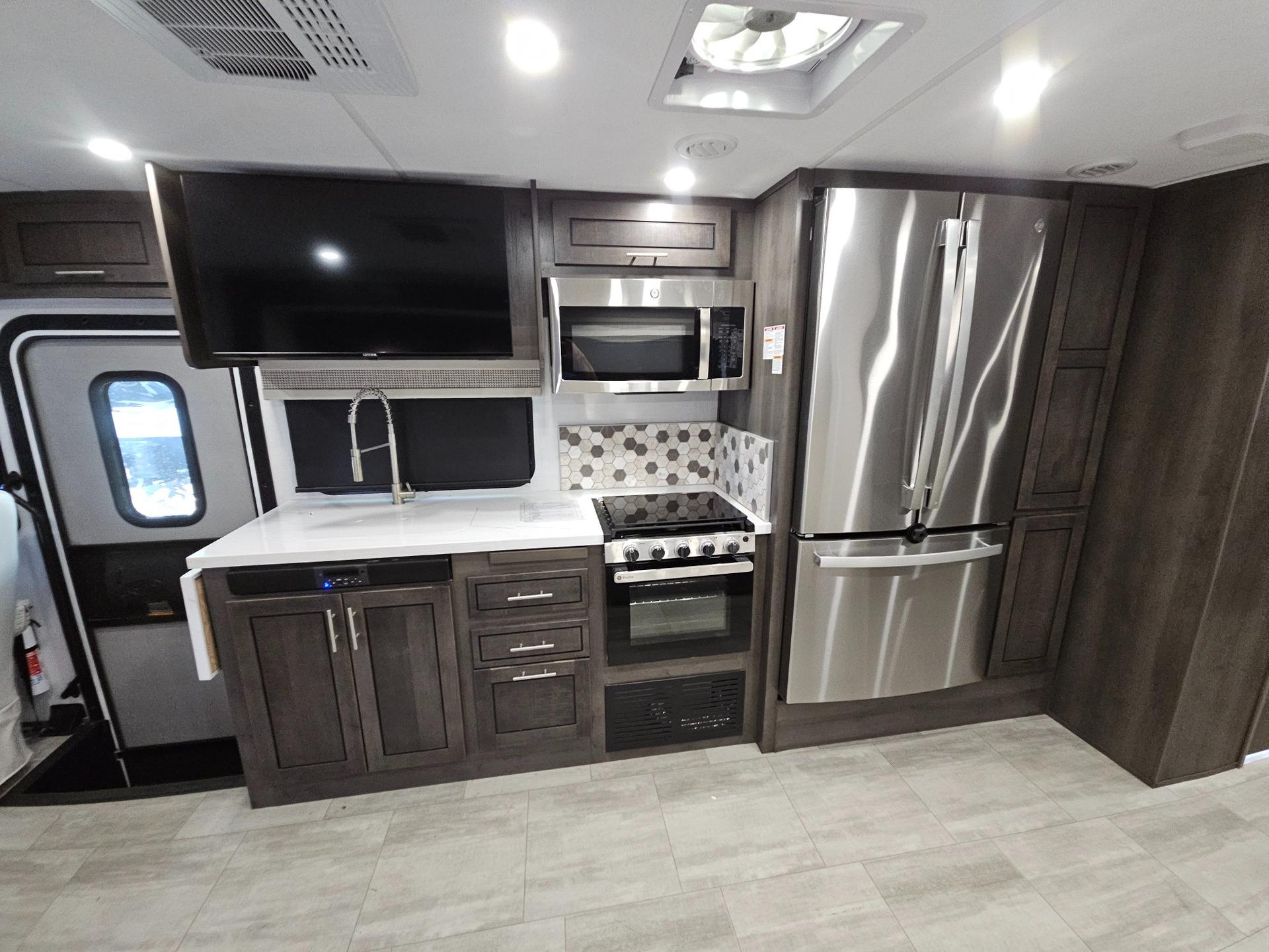 2024 Forest River RV 2024 Forest River RV Georgetown - thumbnail 13