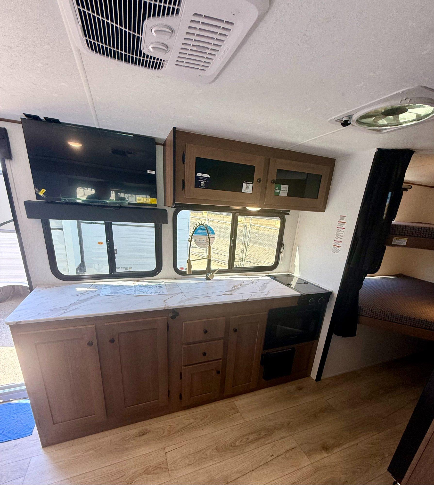 2026 Coachmen 2026 Coachmen Apex Nano - thumbnail 19
