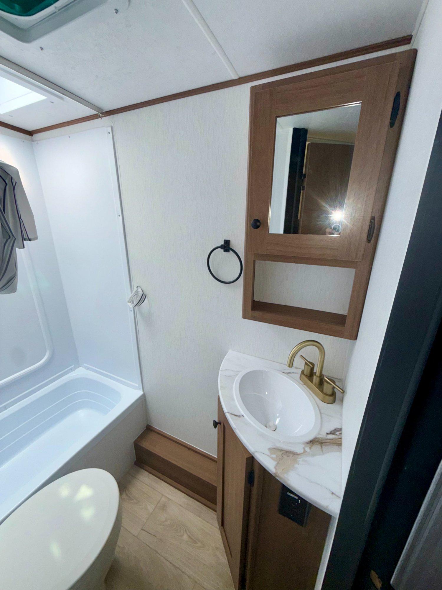 2026 Coachmen 2026 Coachmen Apex Nano - thumbnail 25