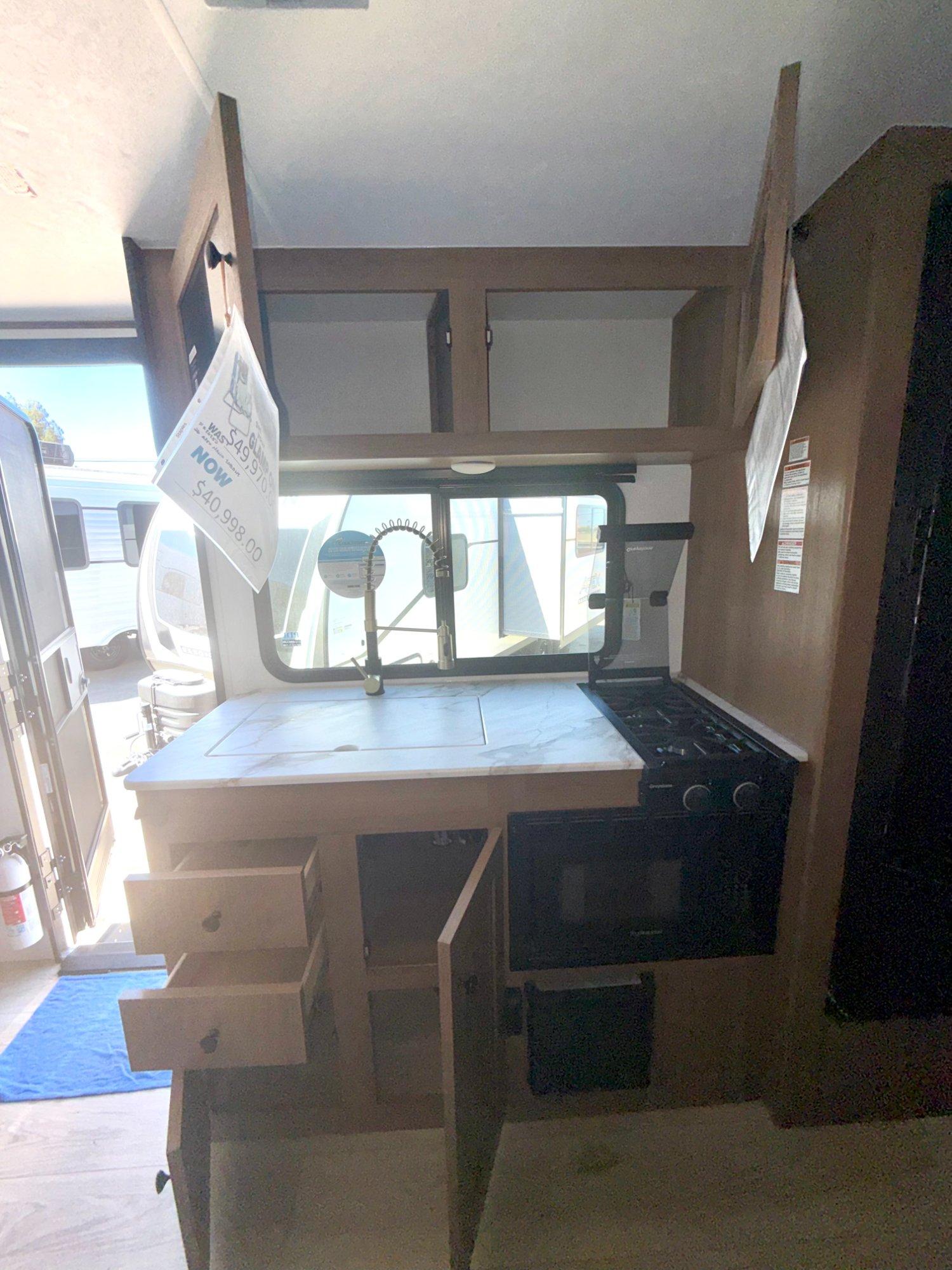 2026 Coachmen 2026 Coachmen Apex Nano - thumbnail 17
