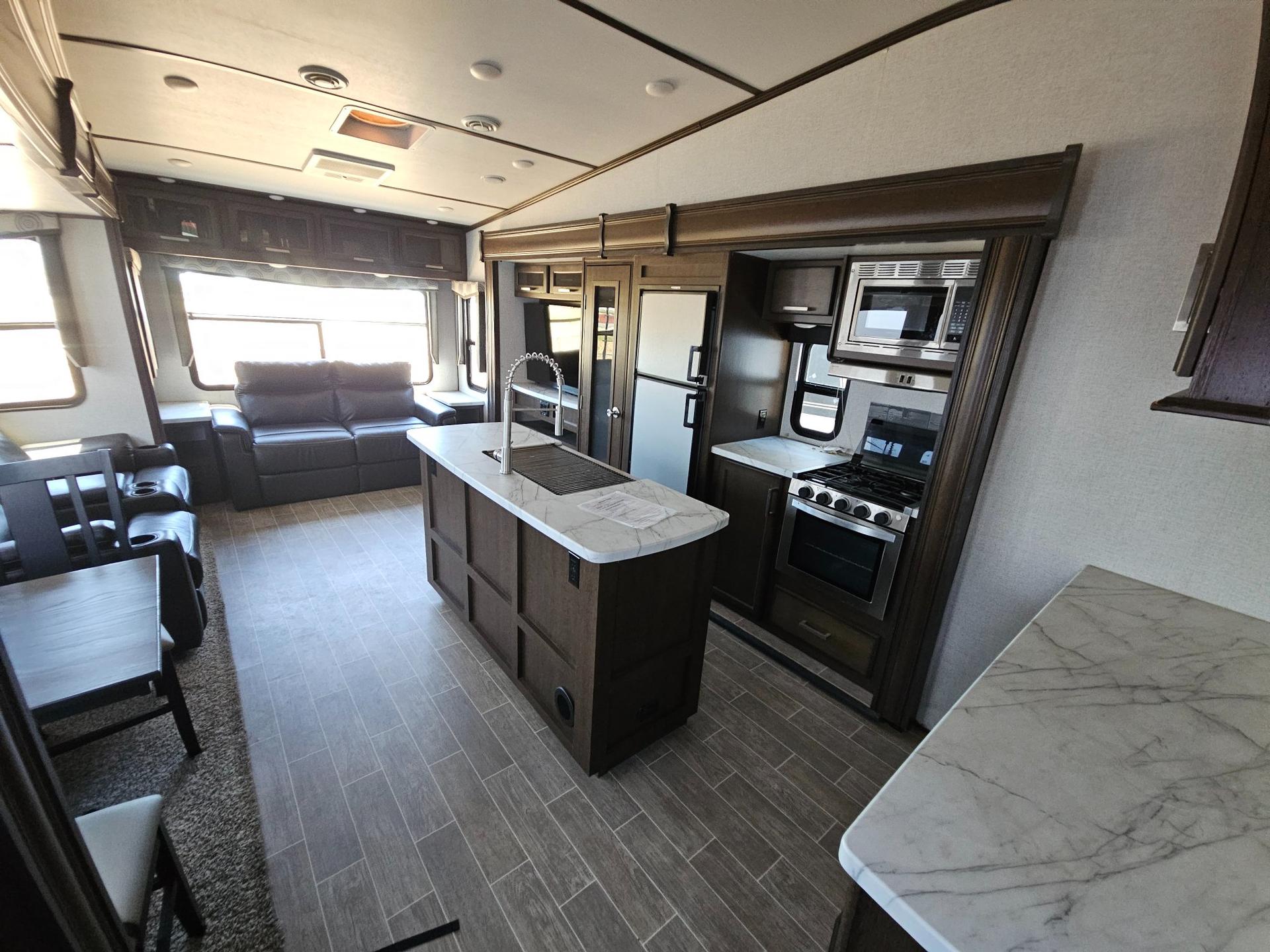 2021 Keystone RV 2021 Keystone RV Atlas - thumbnail 5