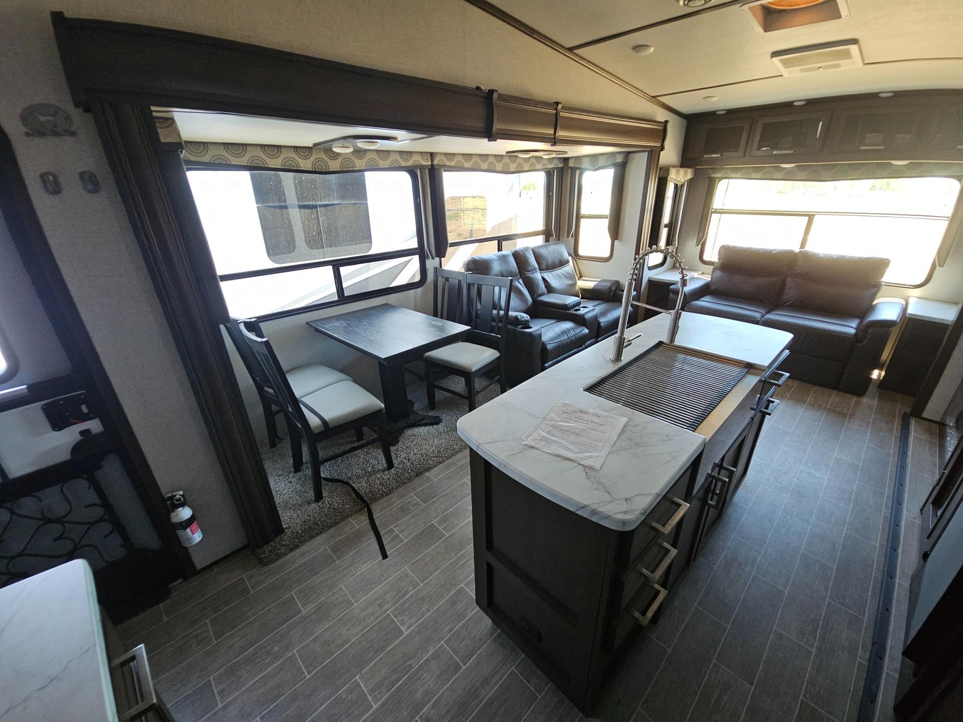 2021 Keystone RV 2021 Keystone RV Atlas - thumbnail 6