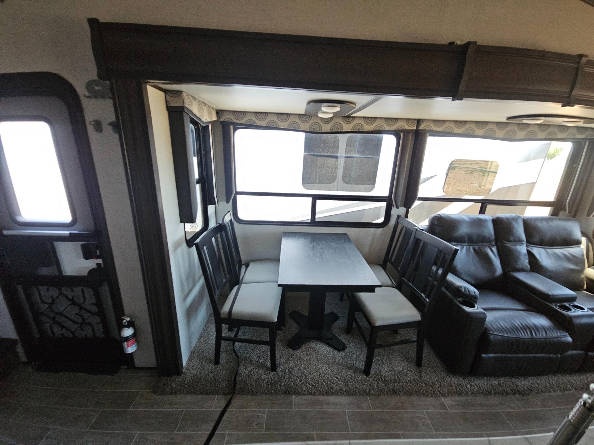 2021 Keystone RV 2021 Keystone RV Atlas - thumbnail 7