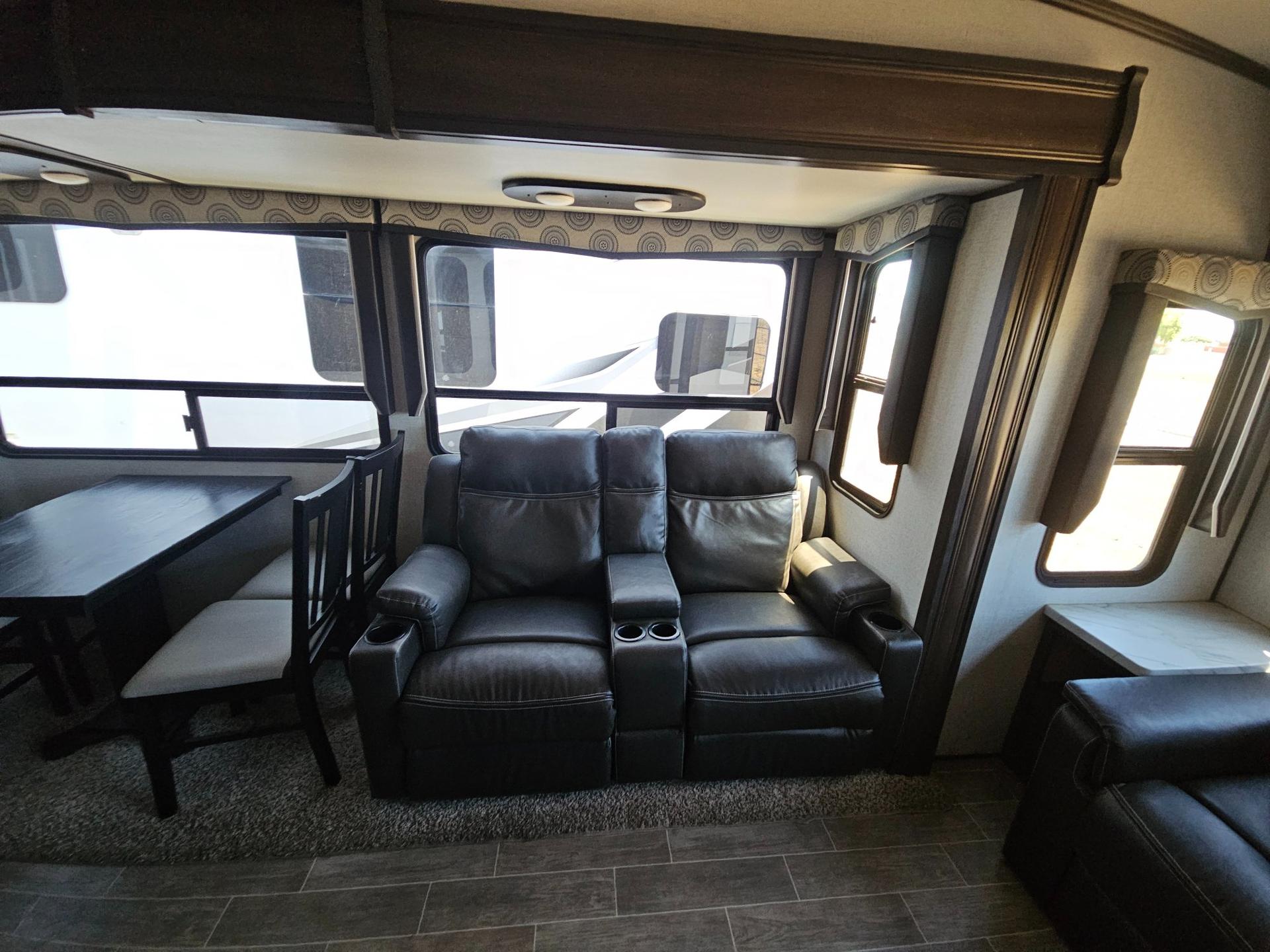2021 Keystone RV 2021 Keystone RV Atlas - thumbnail 8