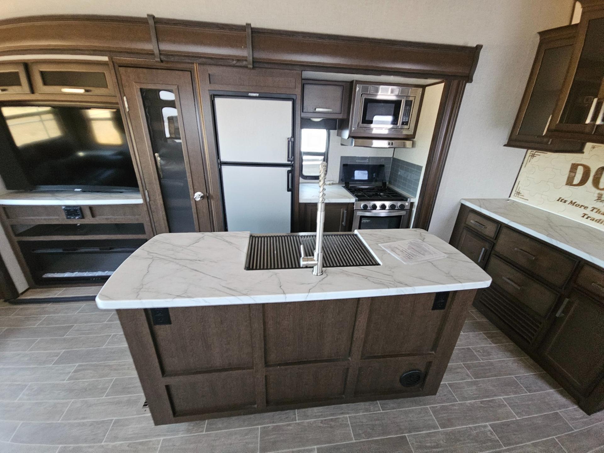 2021 Keystone RV 2021 Keystone RV Atlas - thumbnail 11