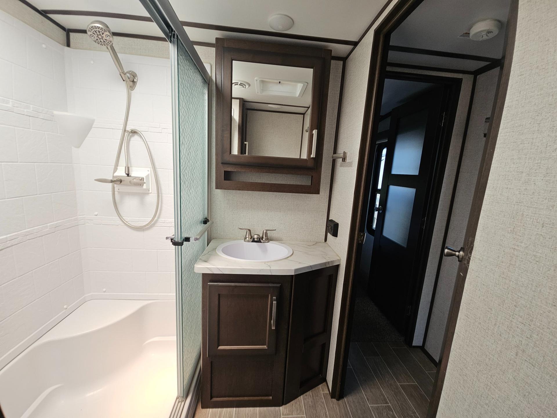 2021 Keystone RV 2021 Keystone RV Atlas - thumbnail 20