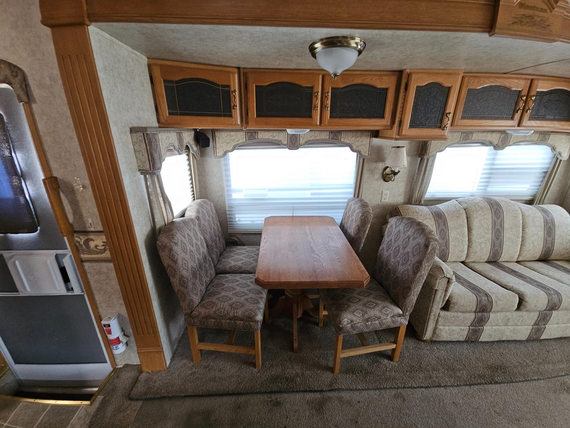 2007 Keystone RV 2007 Keystone RV Montana - thumbnail 4