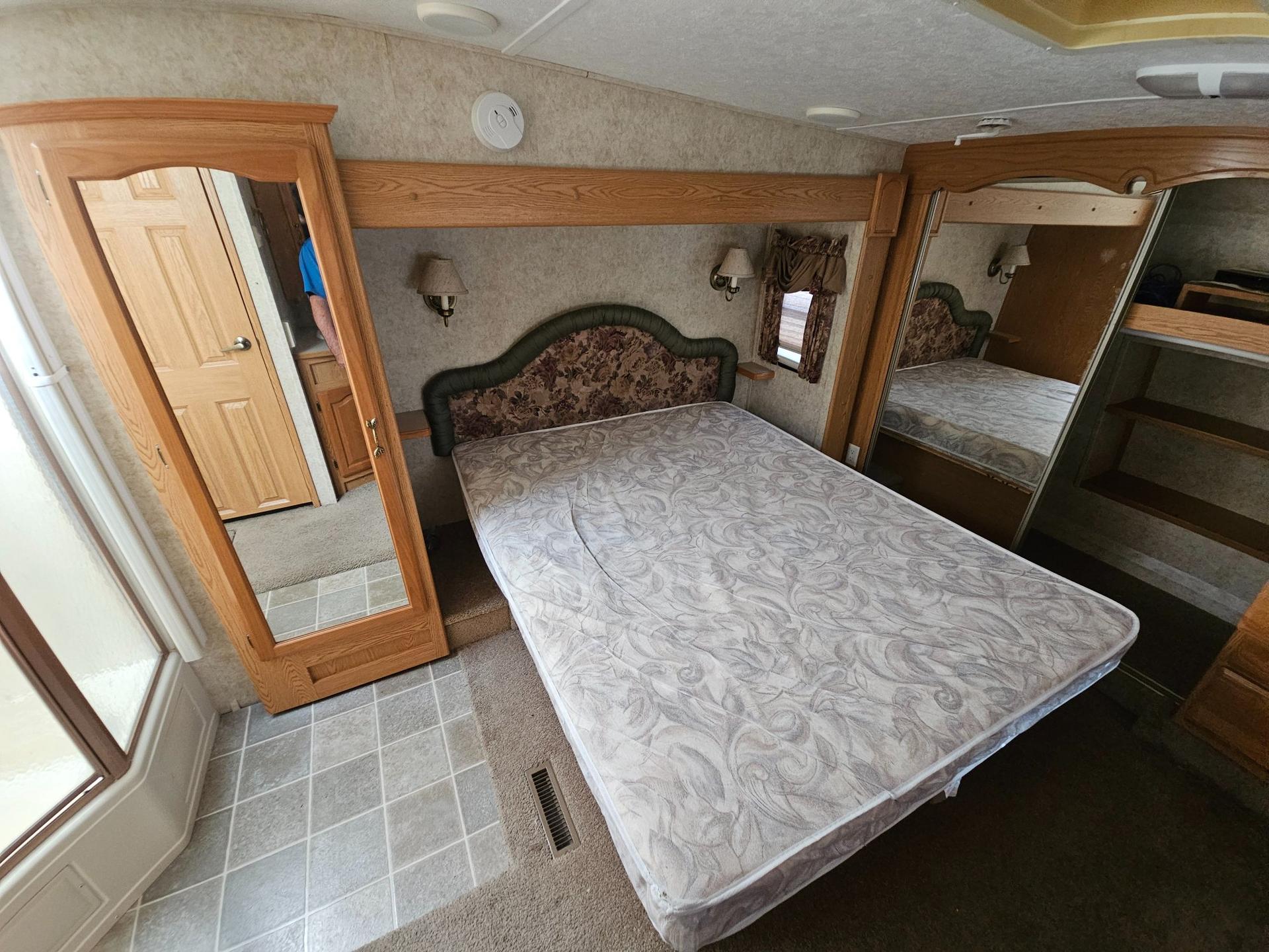 2007 Keystone RV 2007 Keystone RV Montana - thumbnail 10
