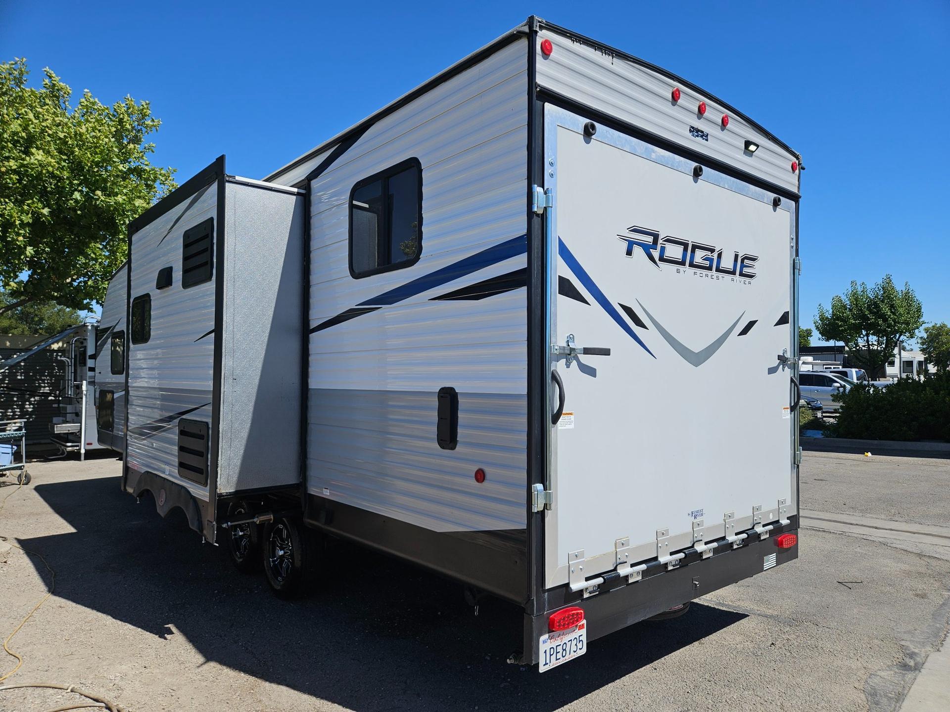 2021 Forest River RV 2021 Forest River RV Rogue - thumbnail 4