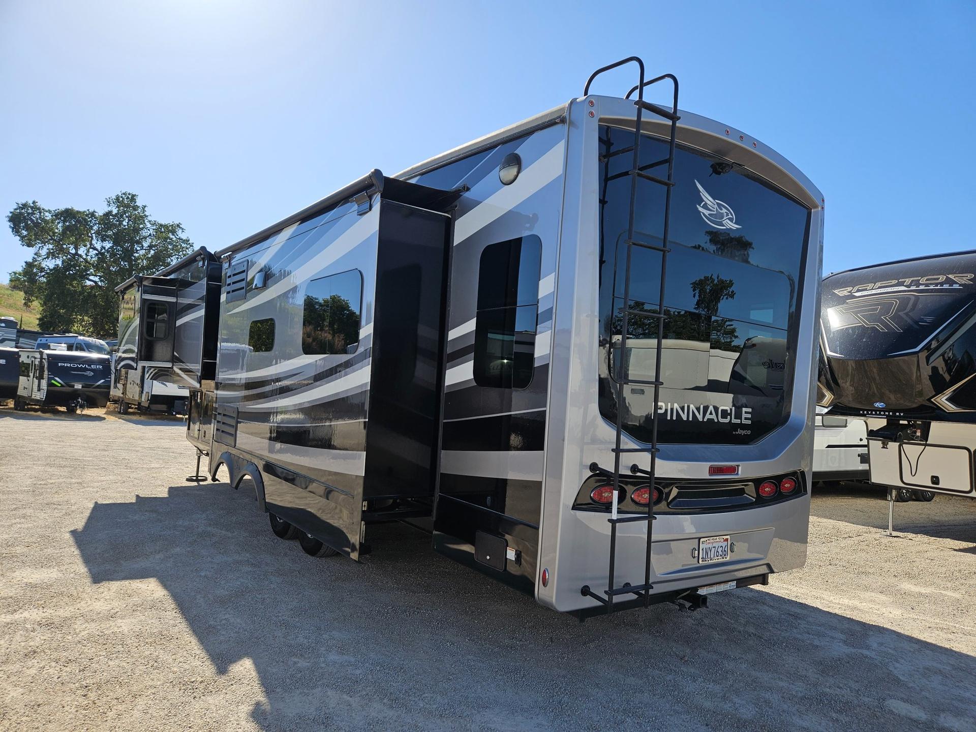 2022 Jayco 2022 Jayco Pinnacle - thumbnail 4