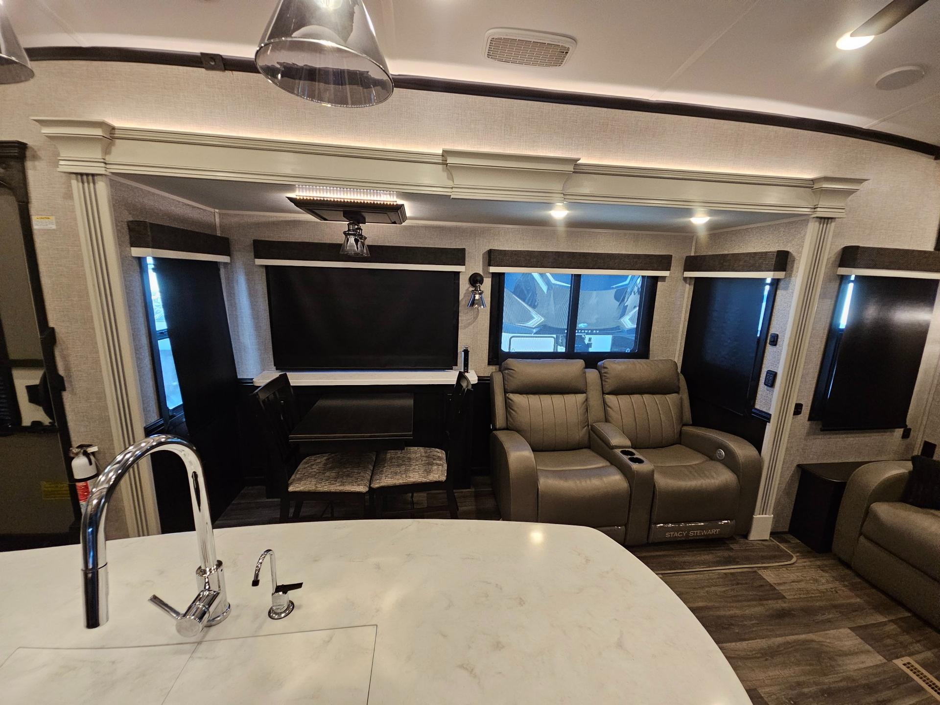2022 Jayco 2022 Jayco Pinnacle - thumbnail 8