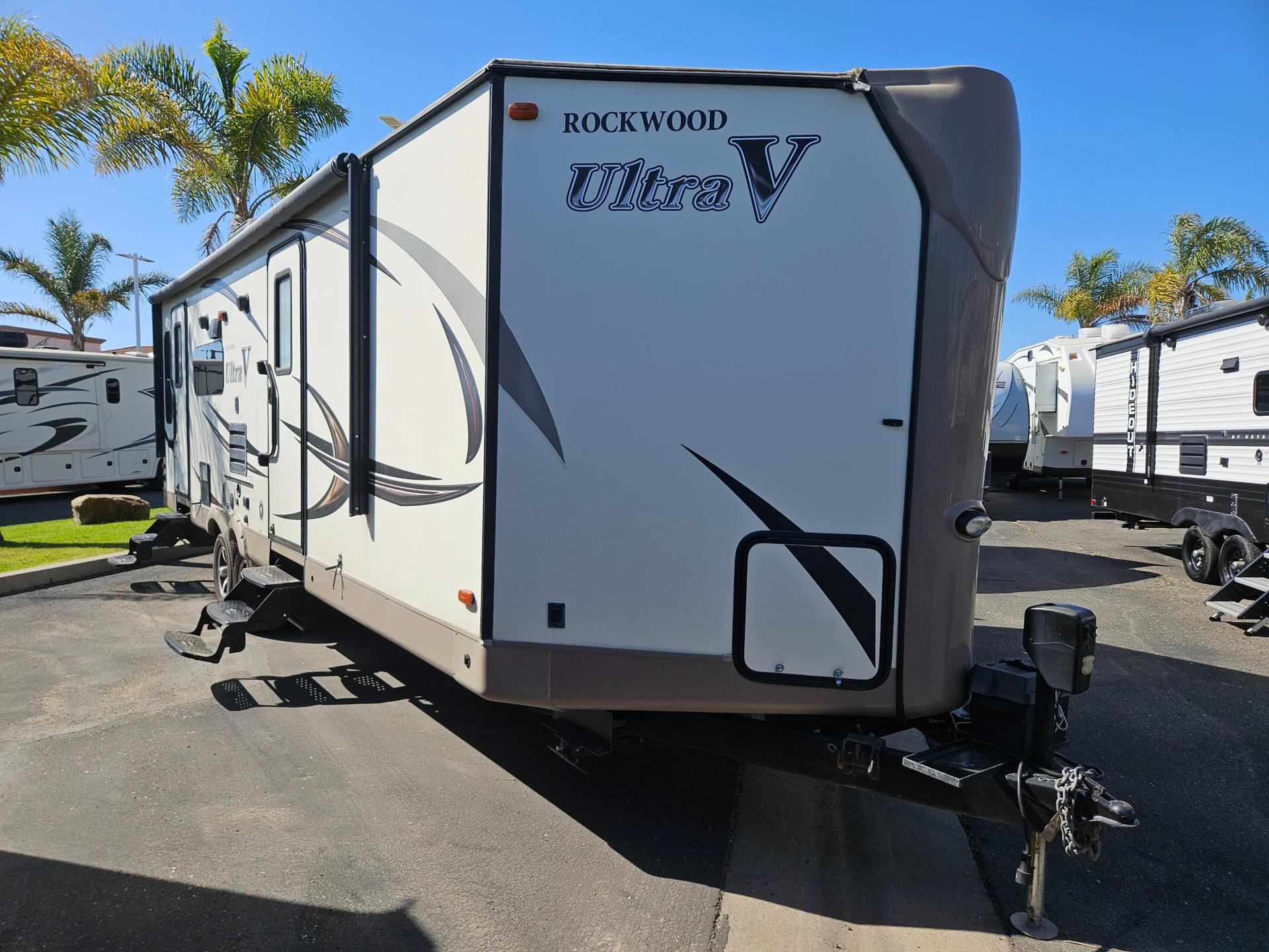 2017 Forest River Rockwood Ultra V Series 2715