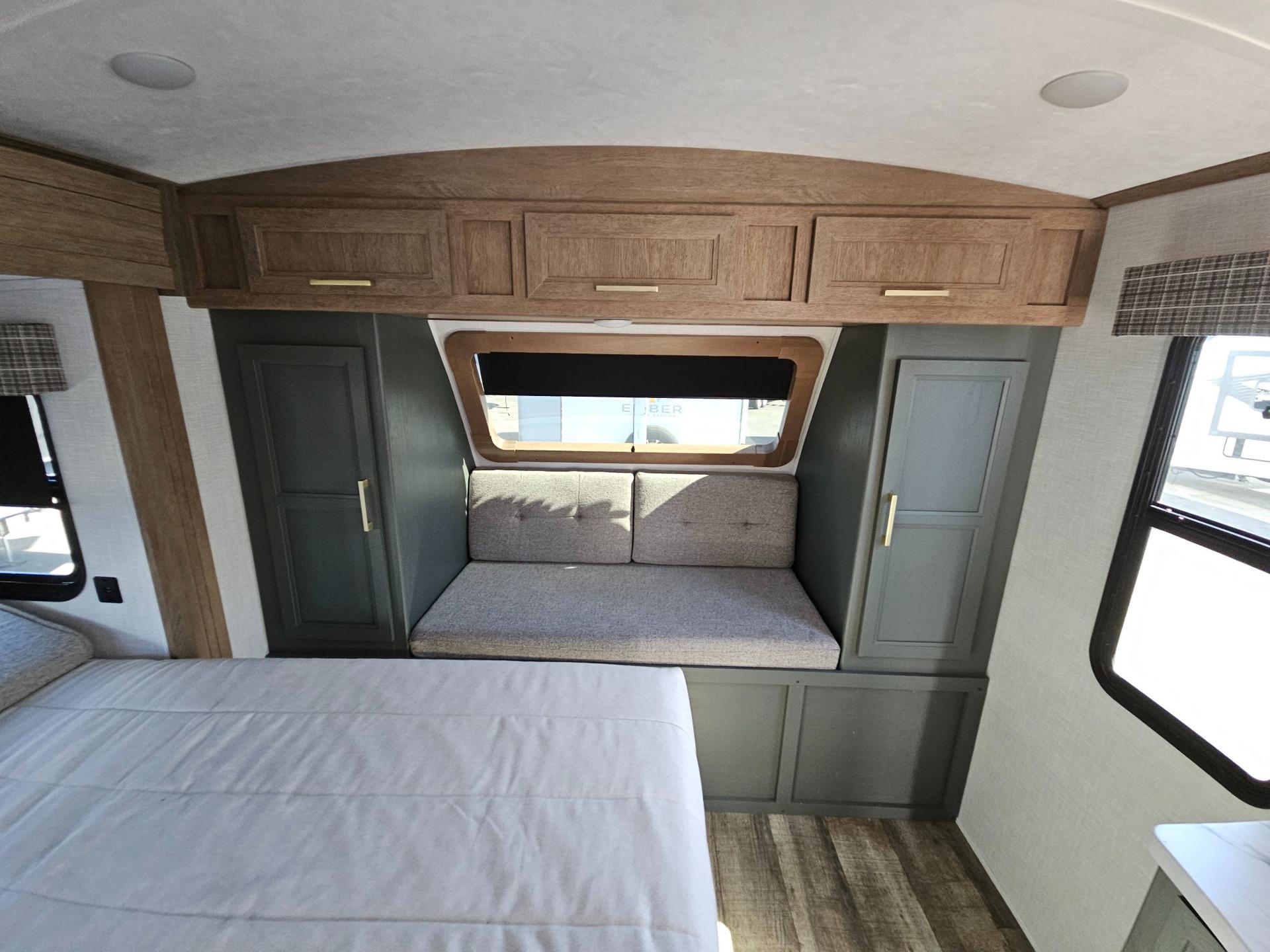 2024 Dutchmen RV 2024 Dutchmen RV Eddie Bauer - thumbnail 39