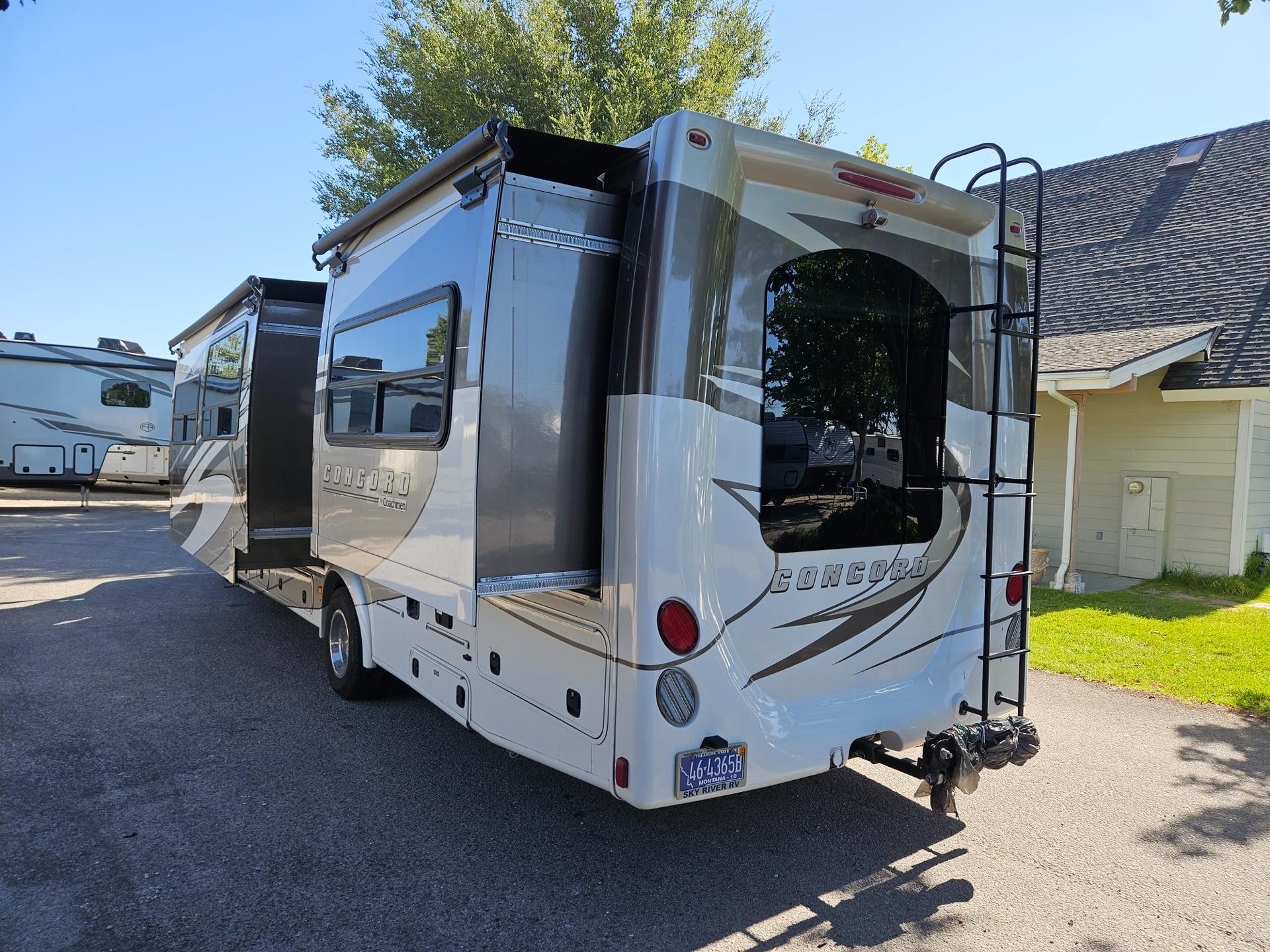 2015 Coachmen 2015 Coachmen Concord - thumbnail 3